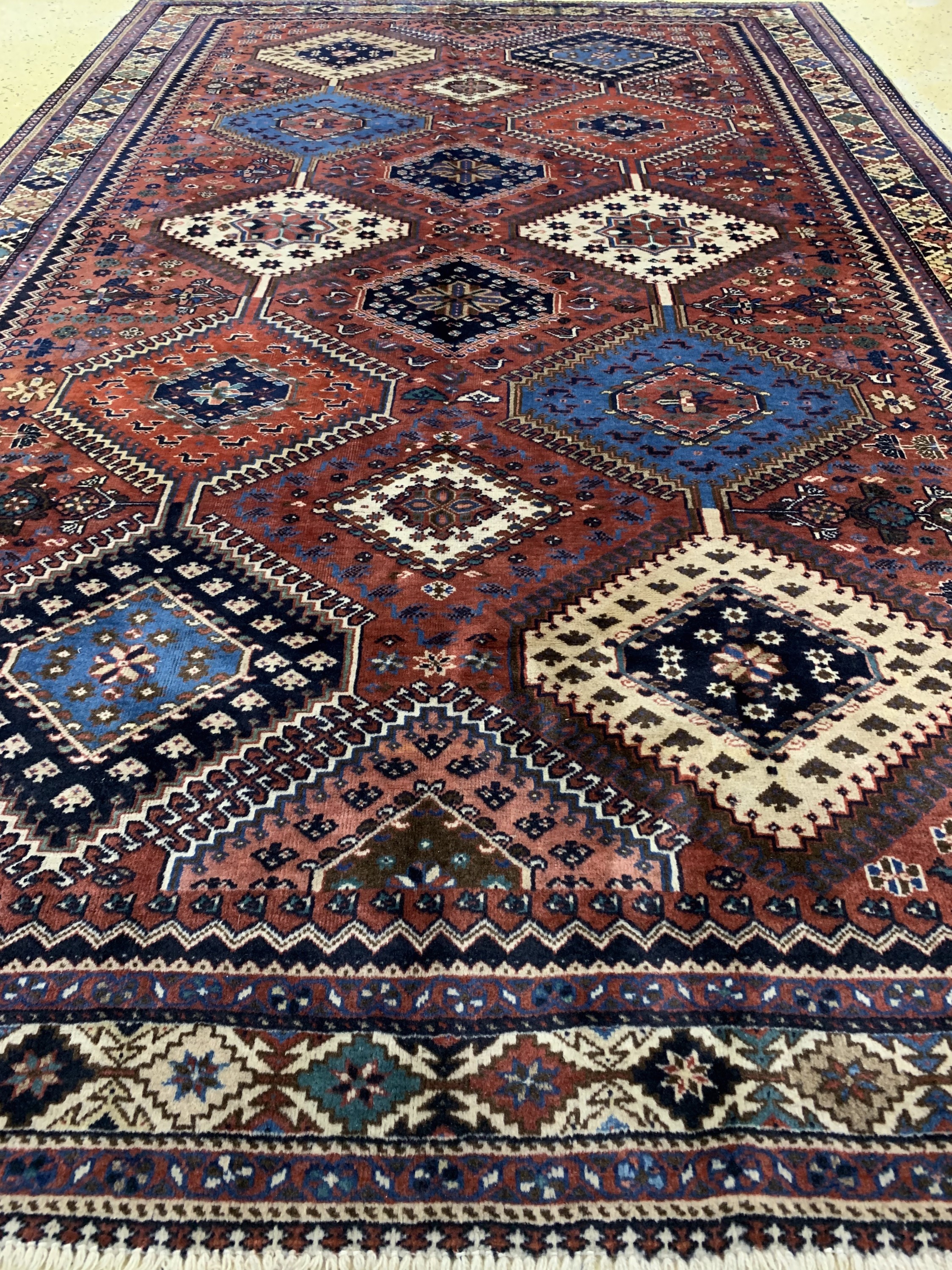 Detail d: Yalameh fein, Persien, Mitte 20.Jhd, Wolle auf Wolle, ca. 254 x 161 cm, EHZ: 2-3
