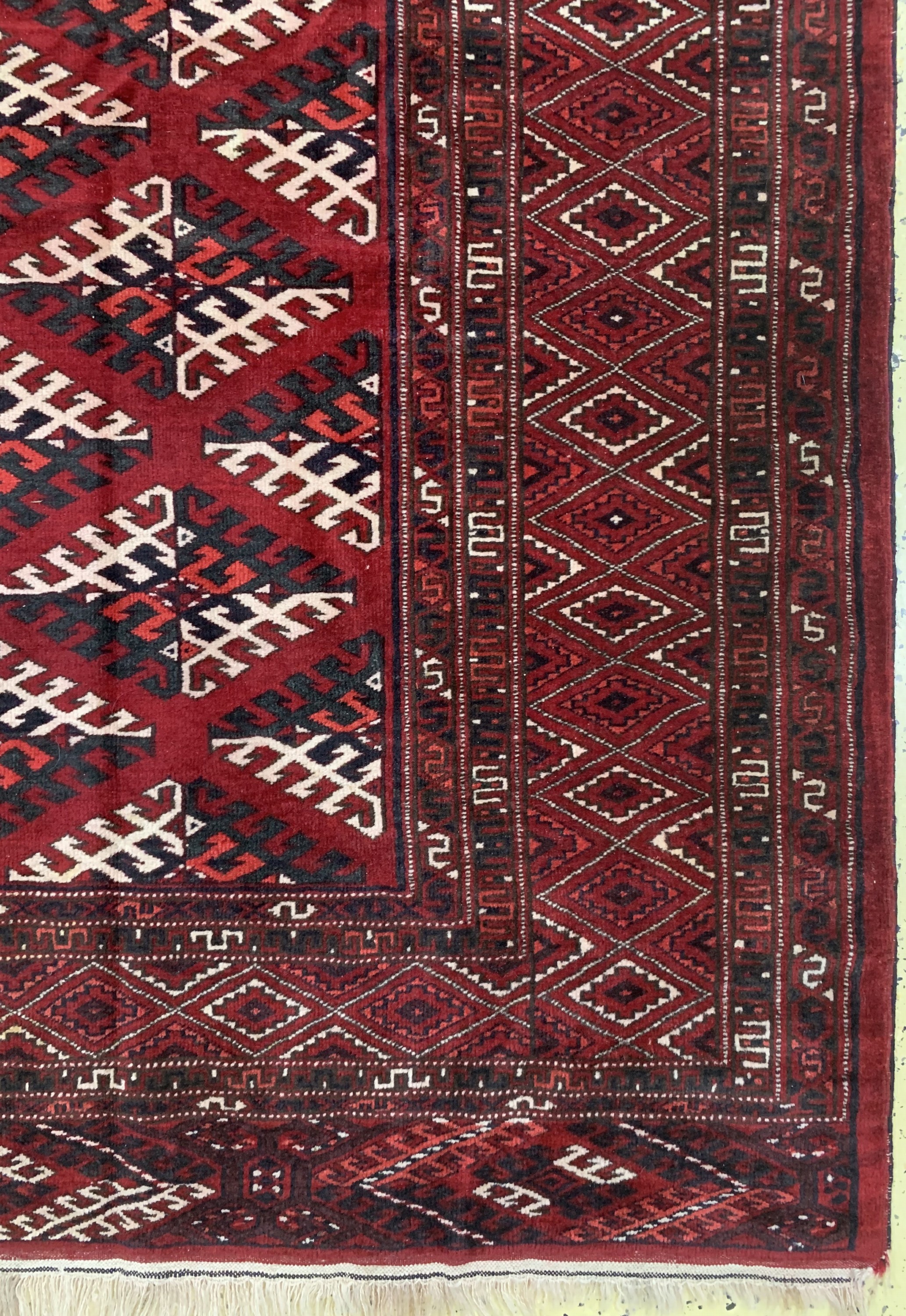 Detail a: Hauptteppich, Turkmenistan, Mitte 20.Jhd, Wolle auf Wolle, ca. 308 x 191 cm, EHZ: 2