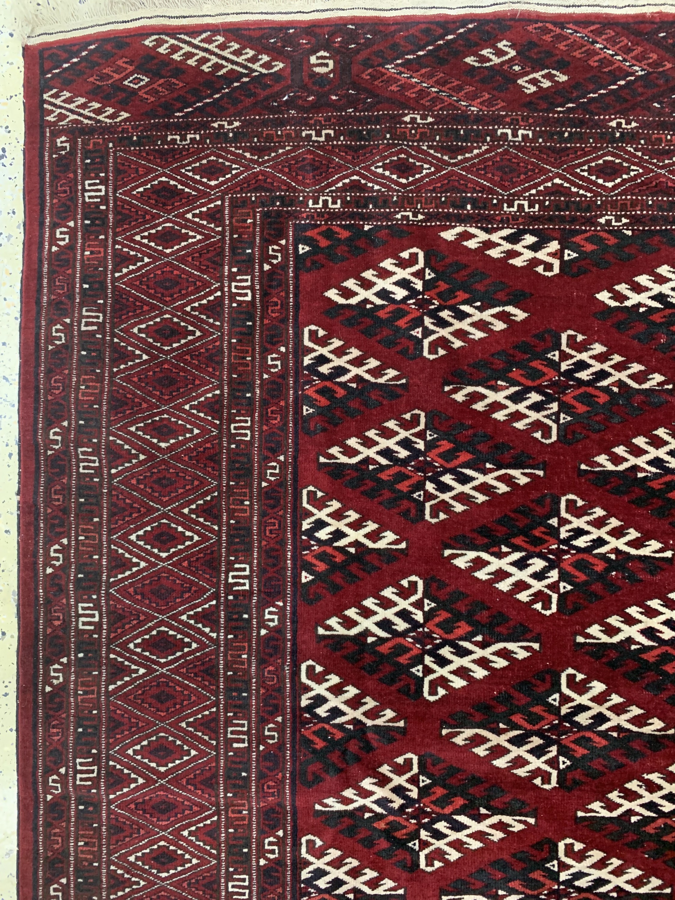 Detail c: Hauptteppich, Turkmenistan, Mitte 20.Jhd, Wolle auf Wolle, ca. 308 x 191 cm, EHZ: 2