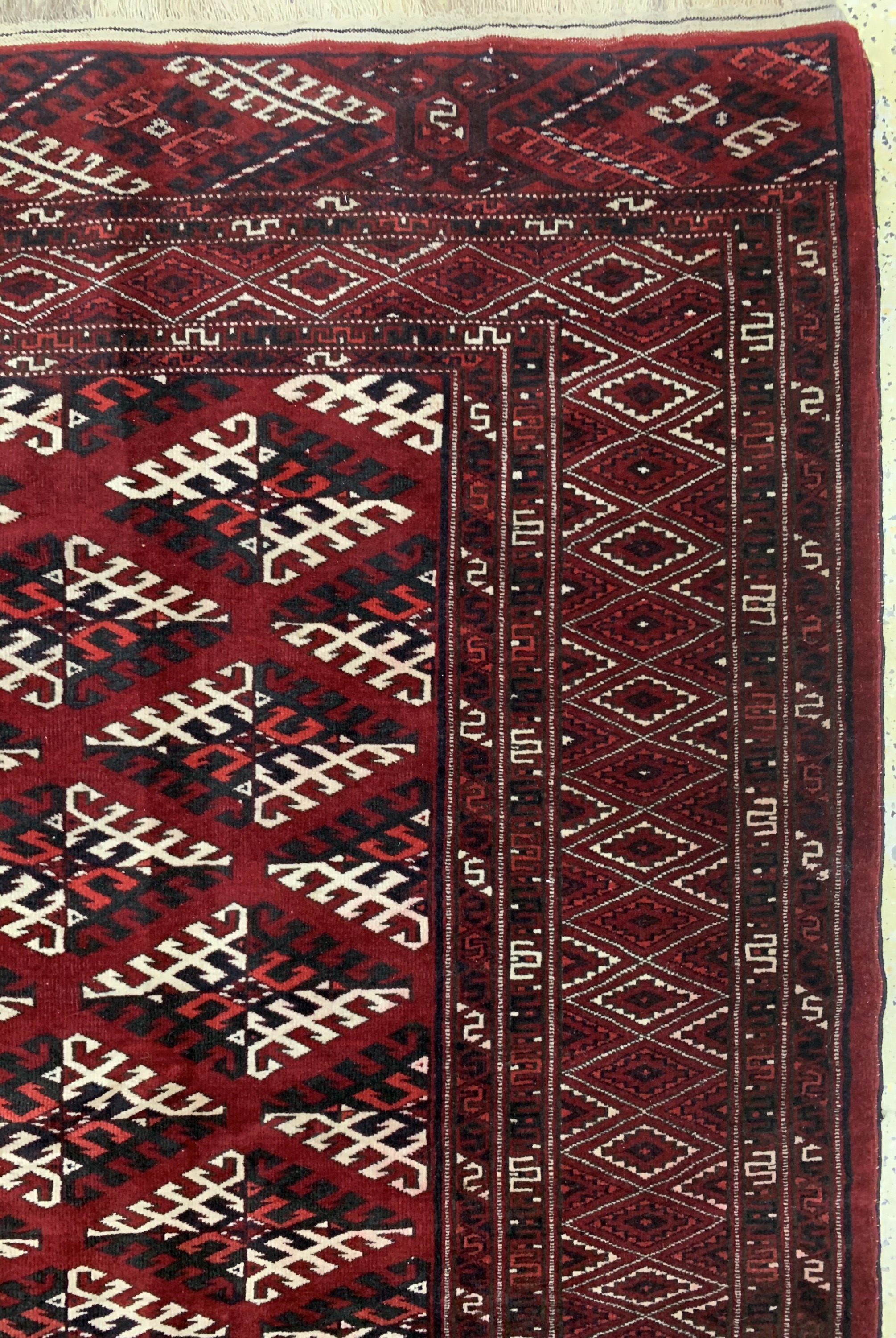 Detail d: Hauptteppich, Turkmenistan, Mitte 20.Jhd, Wolle auf Wolle, ca. 308 x 191 cm, EHZ: 2