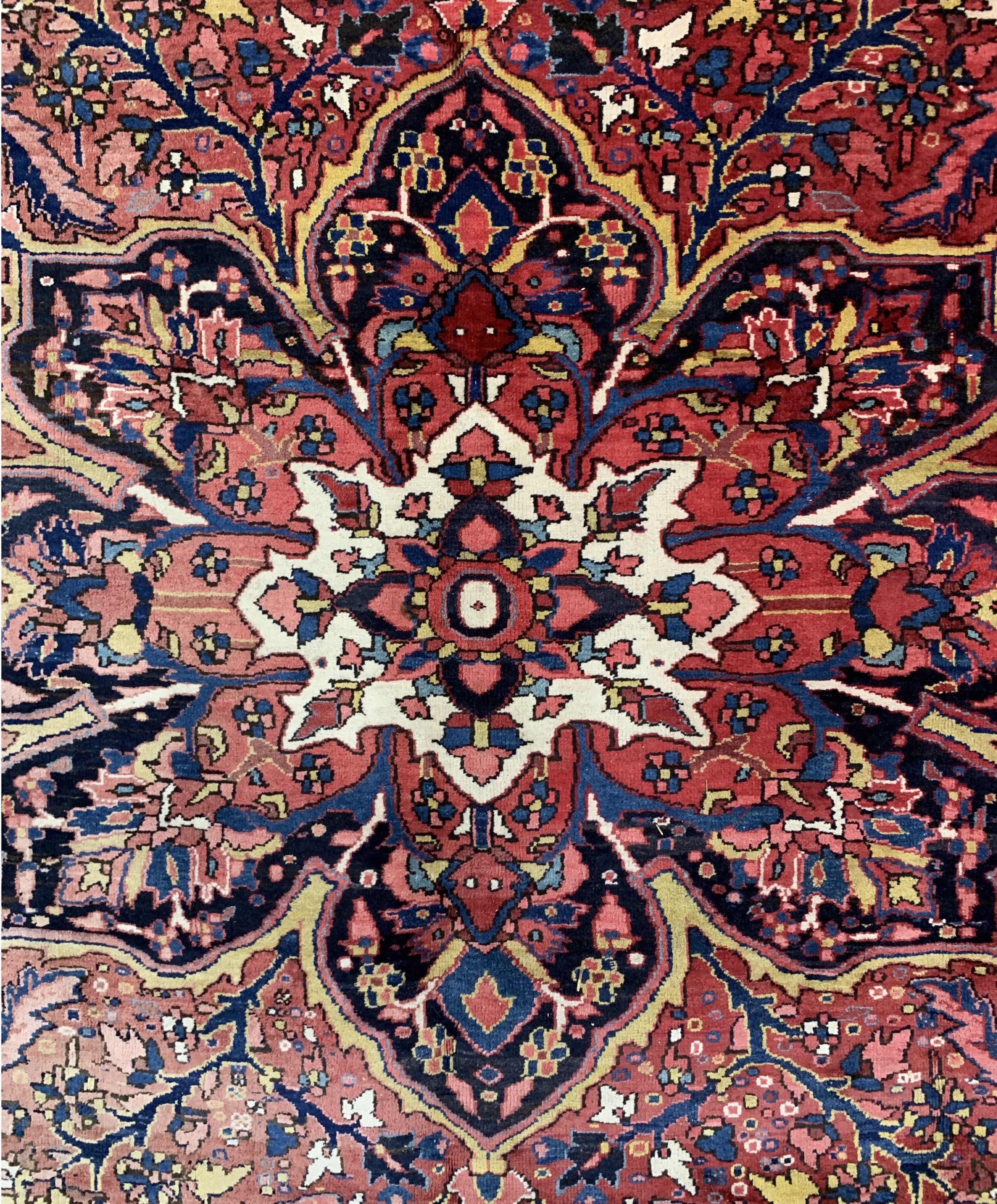 Detail e: Heriz alt, Persien, Mitte 20.Jhd, Wolle aufBaumwolle, ca. 402 x 305 cm, verblasst, EHZ: 2-3
