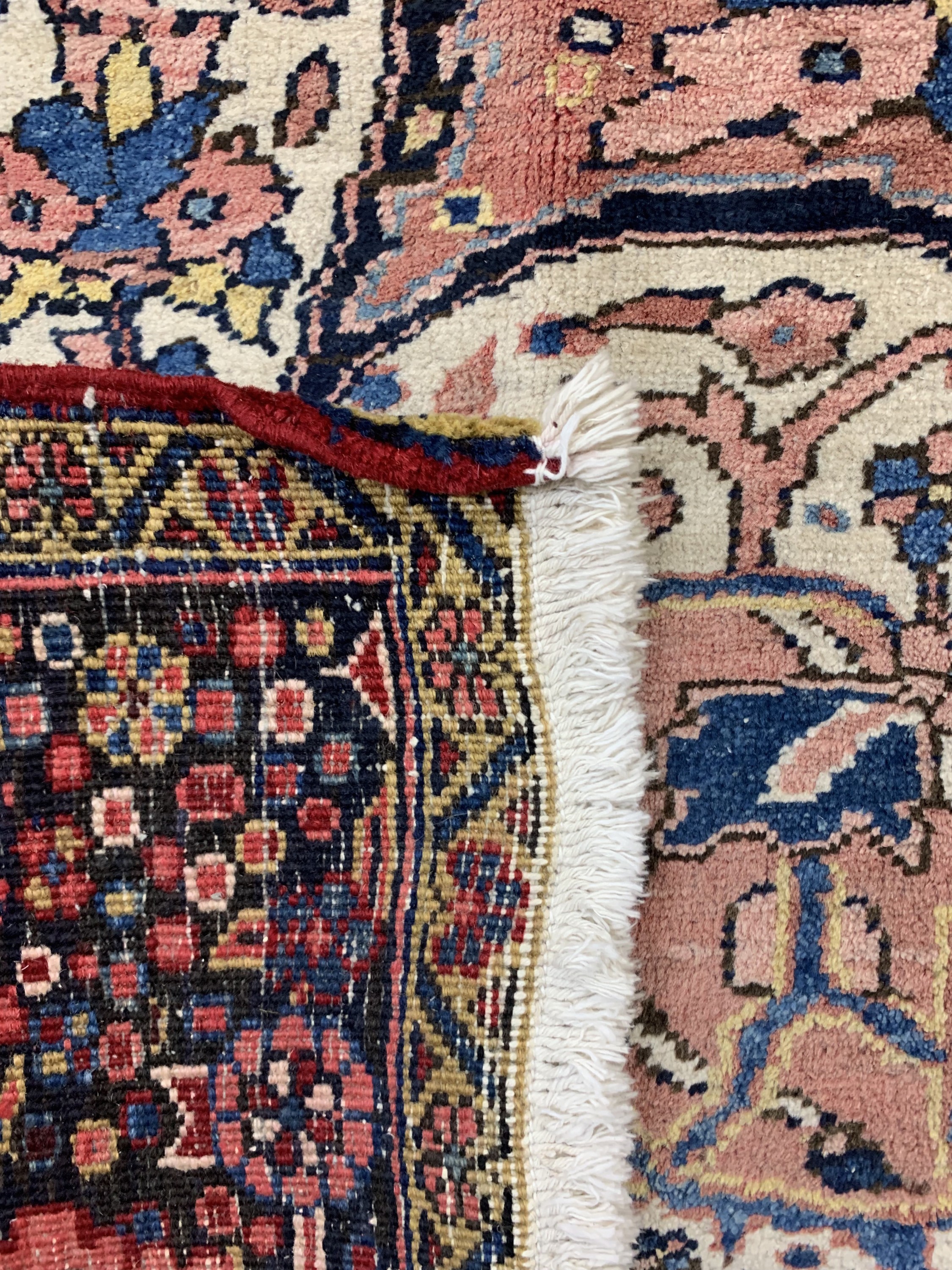 Detail g: Heriz alt, Persien, Mitte 20.Jhd, Wolle aufBaumwolle, ca. 402 x 305 cm, verblasst, EHZ: 2-3