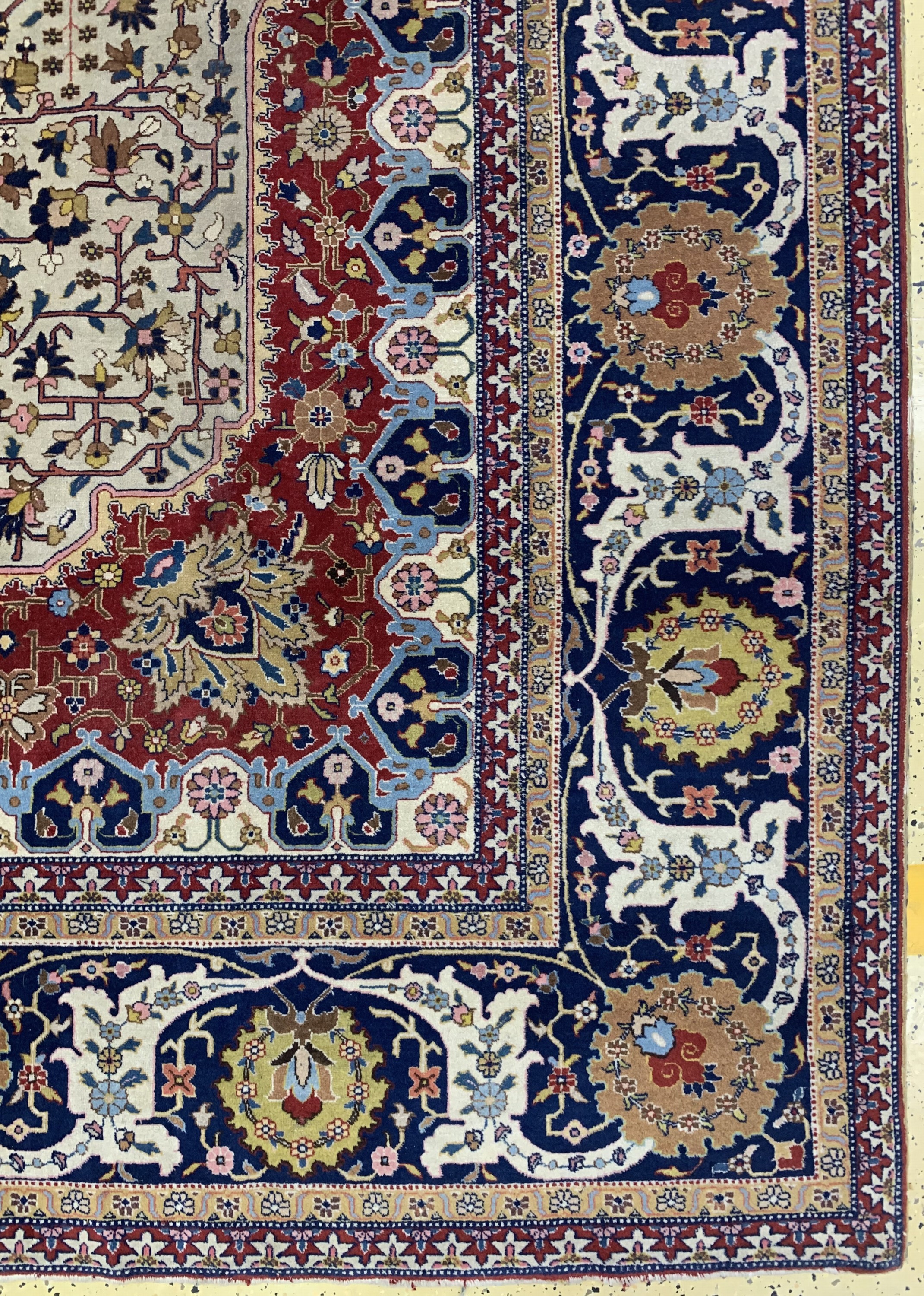 Detail a: Täbriz fein(50 Raj), Persien, Anfang 20.Jhd, Korkwolle auf Baumwolle, ca. 423 x 328cm, EHZ: 2-3