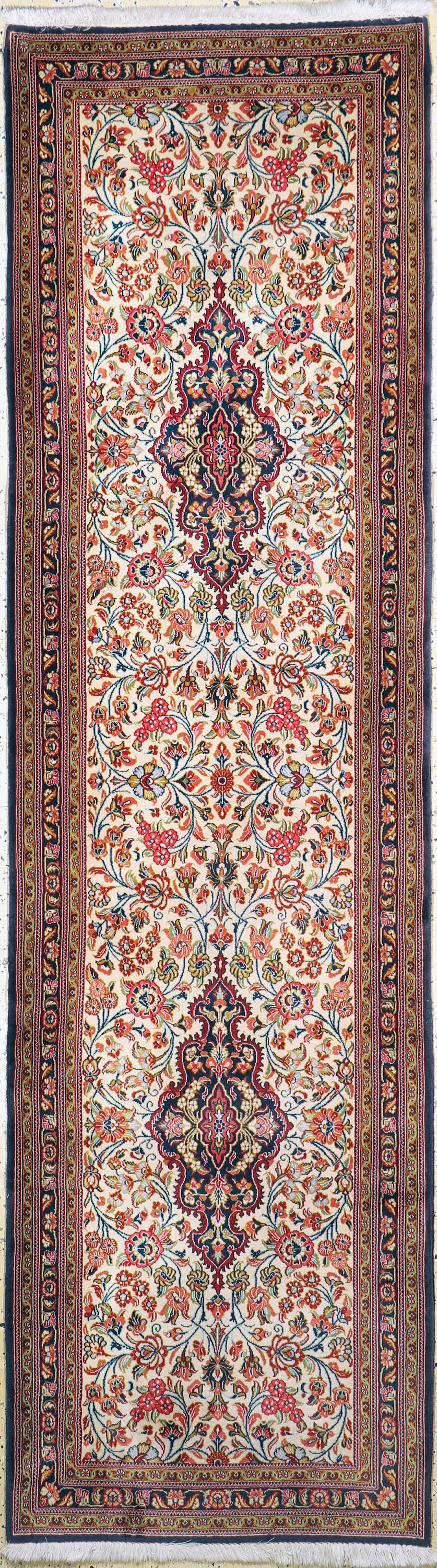 Ghom Kork, Persien, Ende 20.Jhd, Korkwolle auf Baumwolle, ca. 290 x 81 cm, EHZ: 2