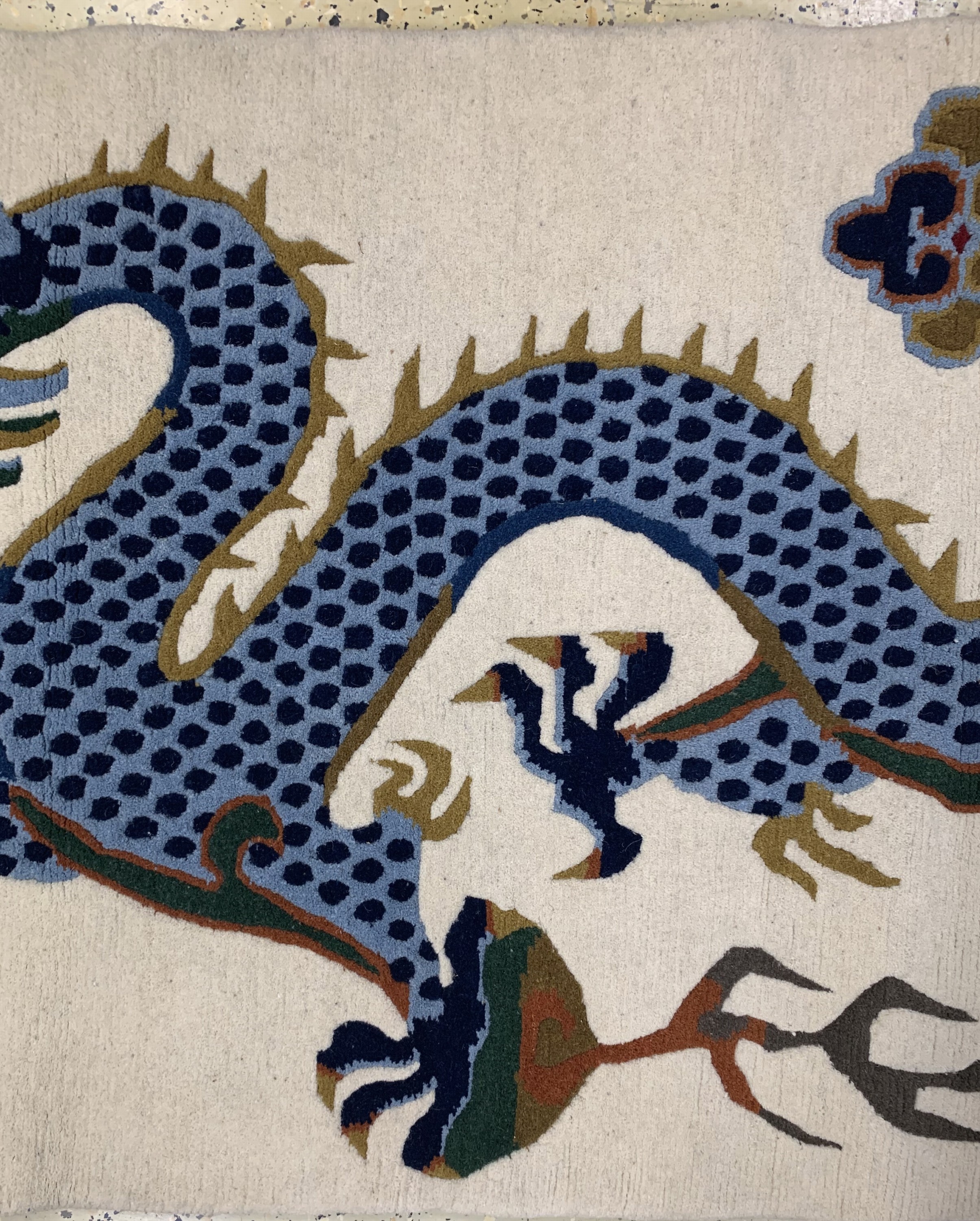 Detail b: Nepal"Drachen-Teppich", Ende 20.Jhd, Wolle auf Baumwolle, ca. 175 x 90 cm, EHZ: 2