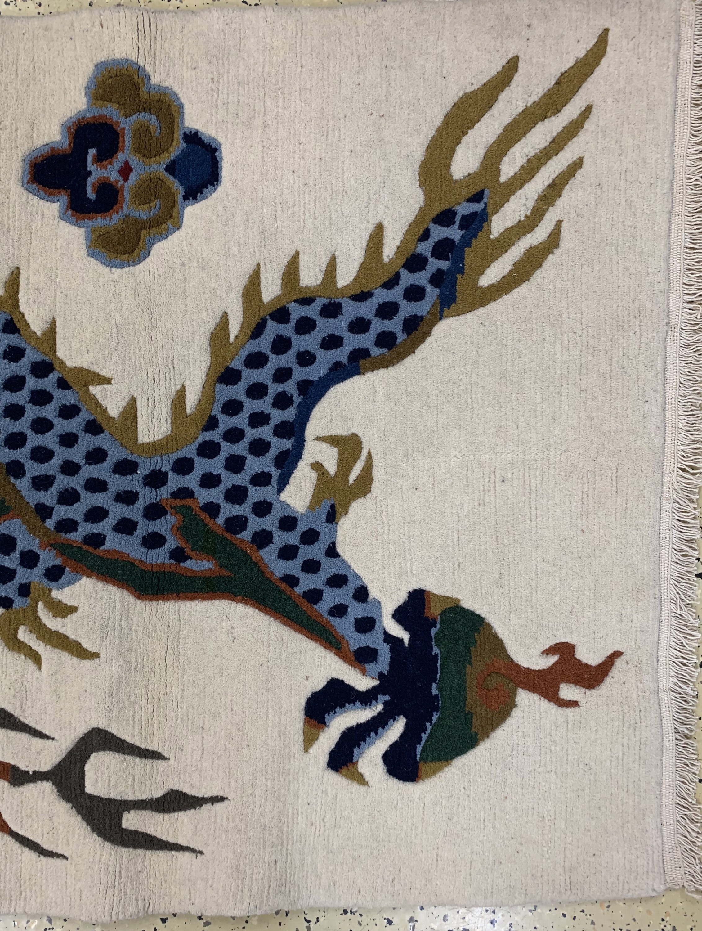 Detail c: Nepal"Drachen-Teppich", Ende 20.Jhd, Wolle auf Baumwolle, ca. 175 x 90 cm, EHZ: 2
