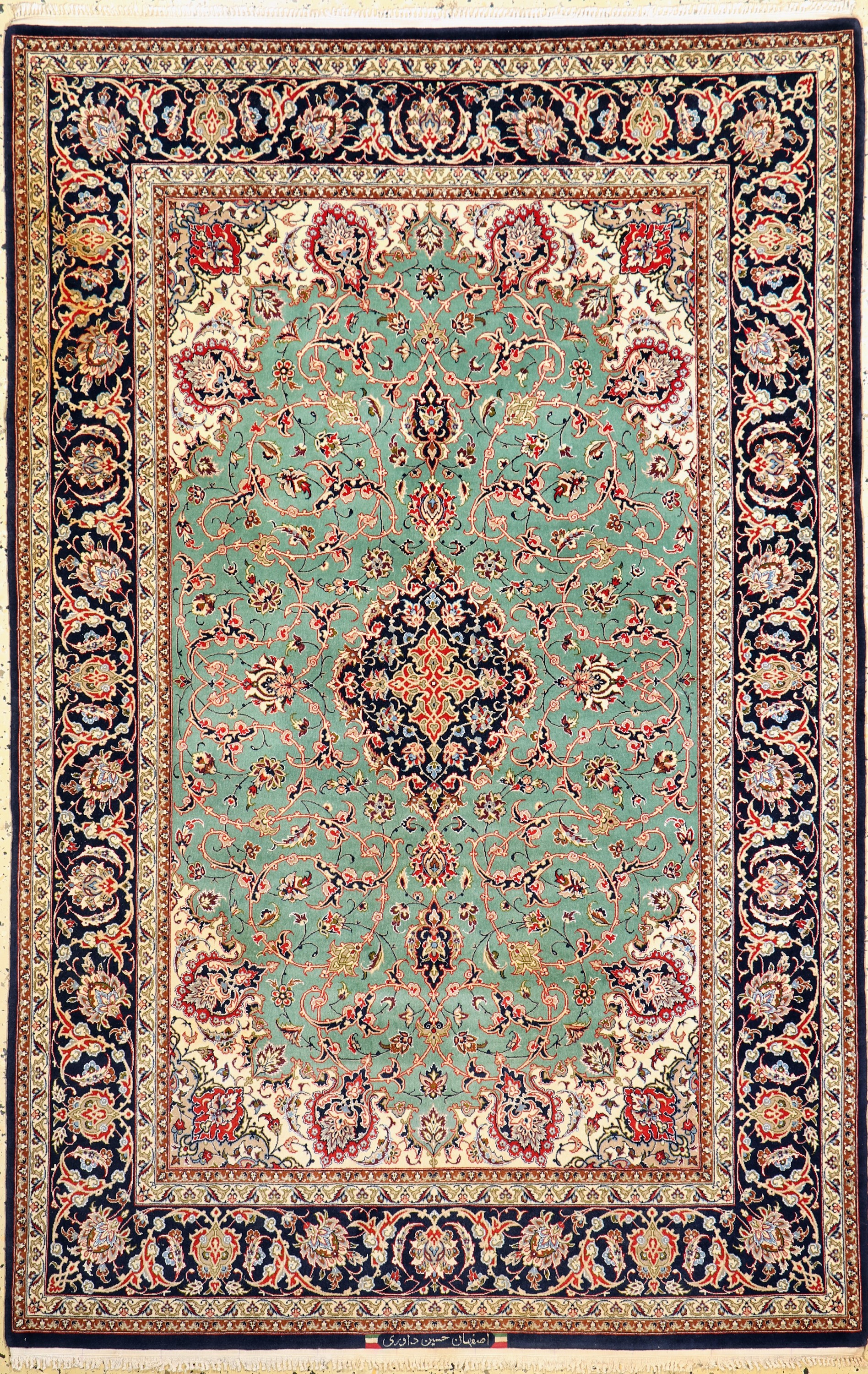 Esfahan fein, Persien, signiert"Dawari", Ende 20.Jhd, Korkwolle mit und auf Seide, ca. 194 x 126 cm, ca. 1,0 Mio. Kn/qm, EHZ: 1-2
