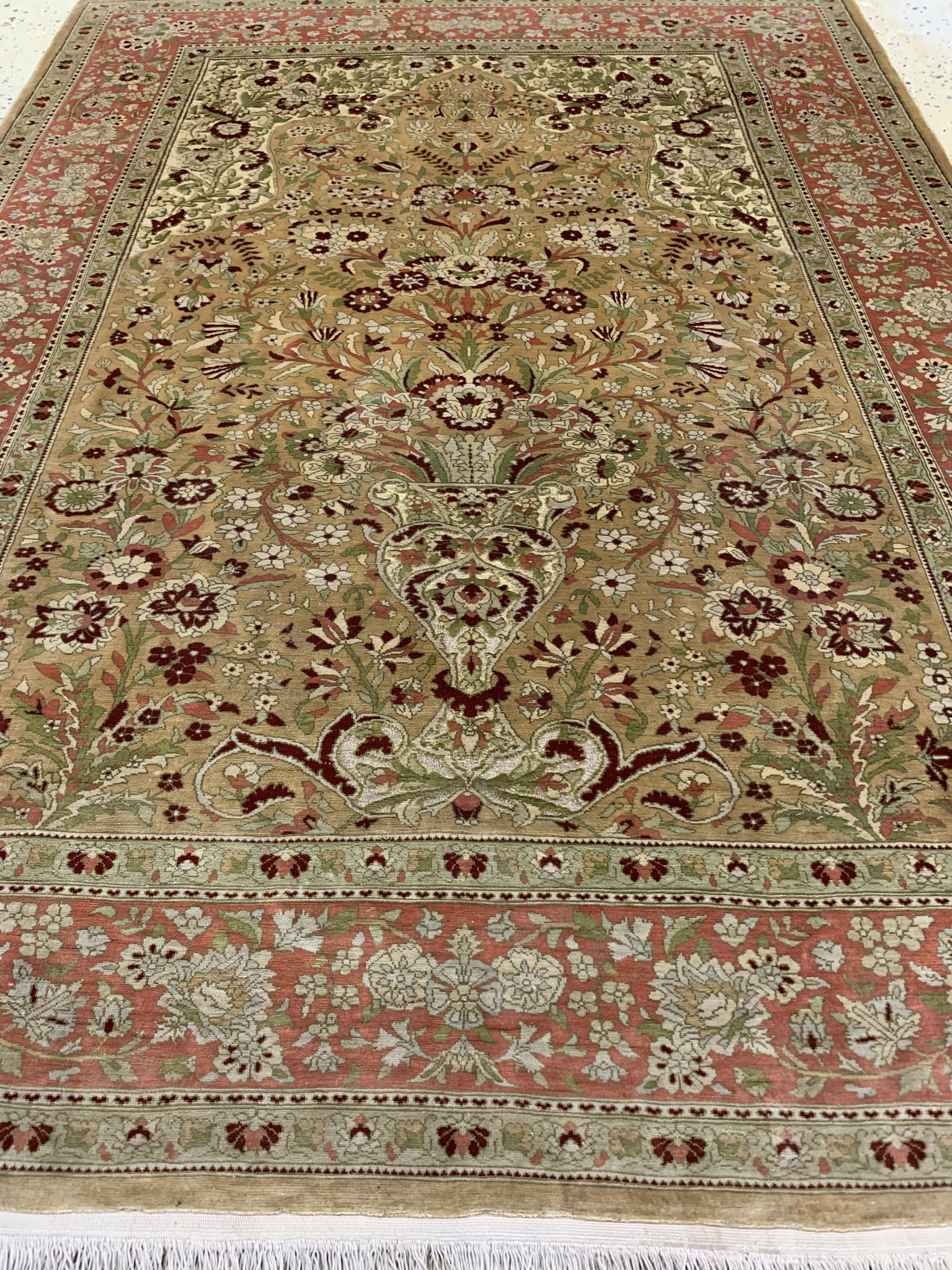 Detail f: Hereke Seide fein signiert, Türkei, Mitte 20.Jhd, reine Naturseide"Metallbroschiert", c a. 141 x 102 cm, ca. 1 Mio Kn/qm, EHZ: 2