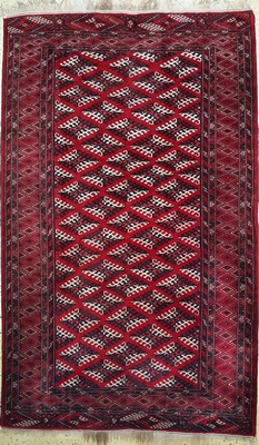 Image Main carpet, Turkmenistan, mid-20th century, wool on wool, approx. 308 x 191 cm, ...