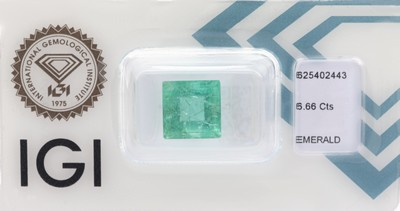 Image Loser Smaragd, 6.66 ct, IGI-Expertise facett. Treppenschliff, behandelt ...