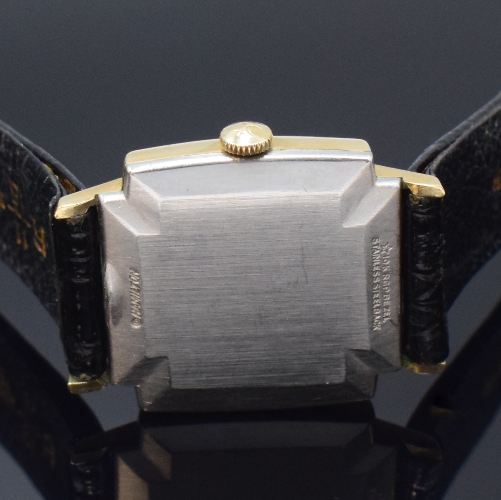 Detail c: ELGIN und HAMILTON 2 vergoldete Armbanduhren, Schweiz/USA 1945, Handaufzug, Stahlböden aufgedr., vers. Zifferblätter m. gold. Std.-Indizes u. arab. ...