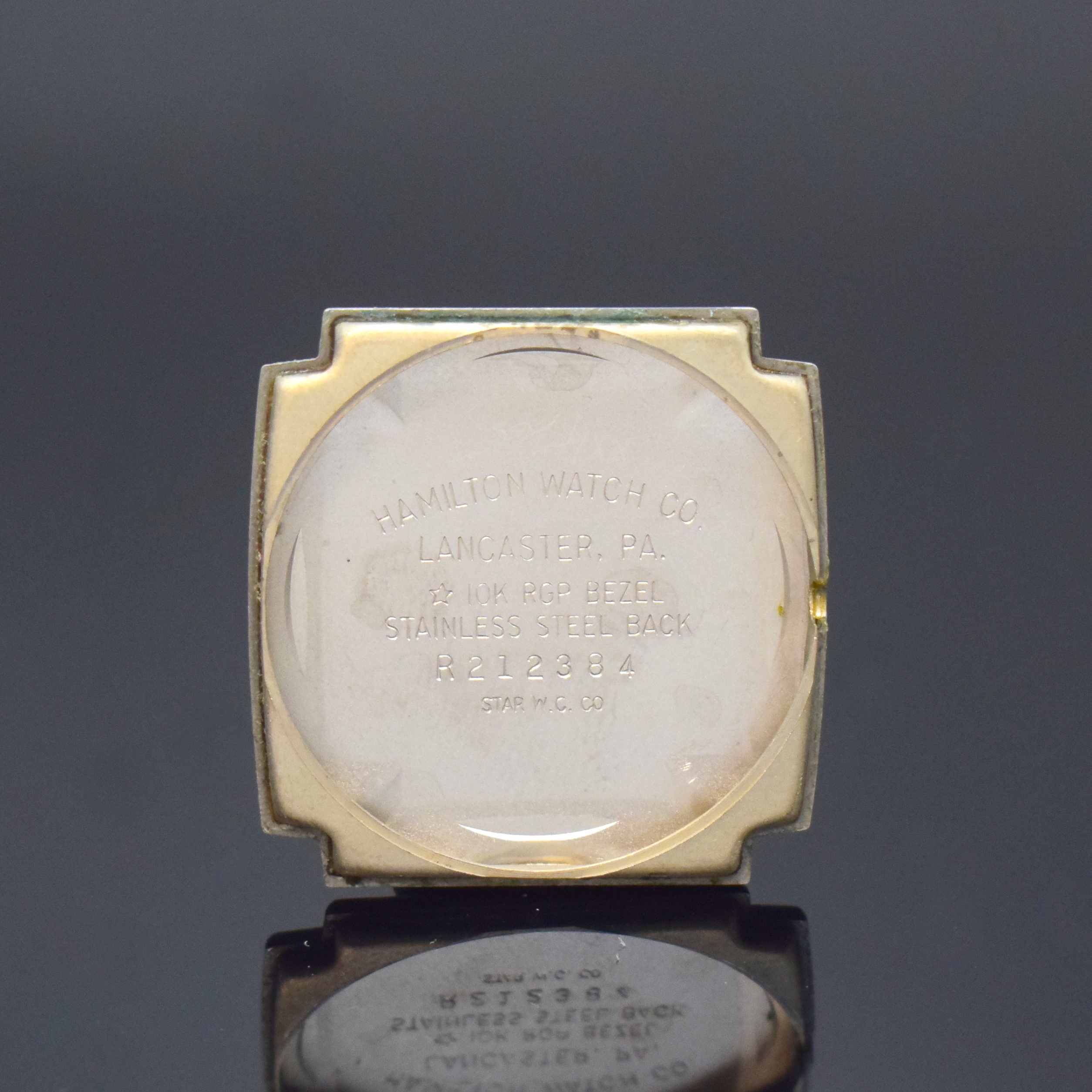 Detail f: ELGIN und HAMILTON 2 vergoldete Armbanduhren, Schweiz/USA 1945, Handaufzug, Stahlböden aufgedr., vers. Zifferblätter m. gold. Std.-Indizes u. arab. ...