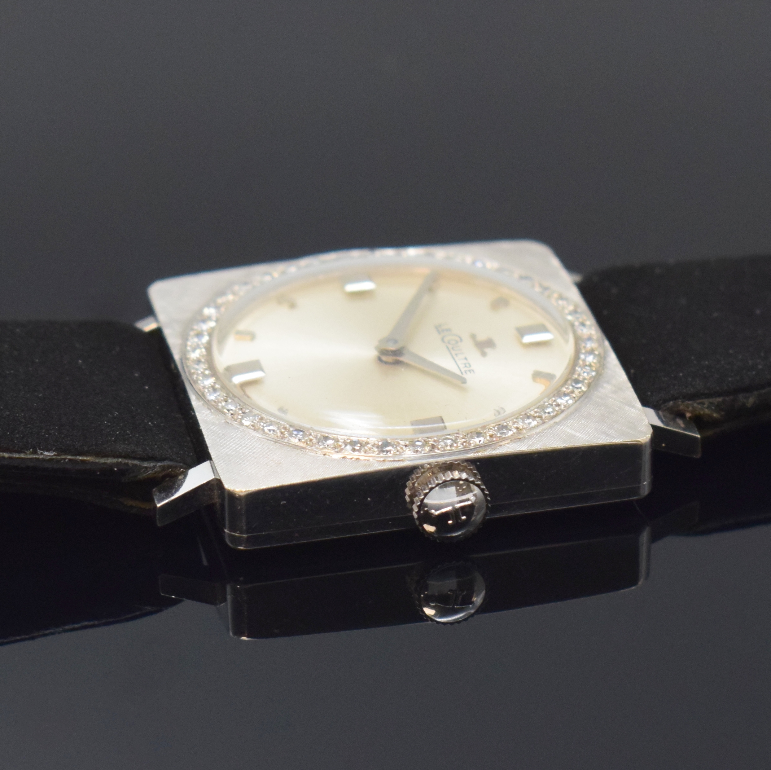 Detail b: LeCoultre Damenarmbanduhr in WG 585/000 mit Diamanten, Schweiz/USA um 1950, Handaufzug, Boden aufgedr., Lünette m. Diamanten bes., silb. Zifferbl. ...