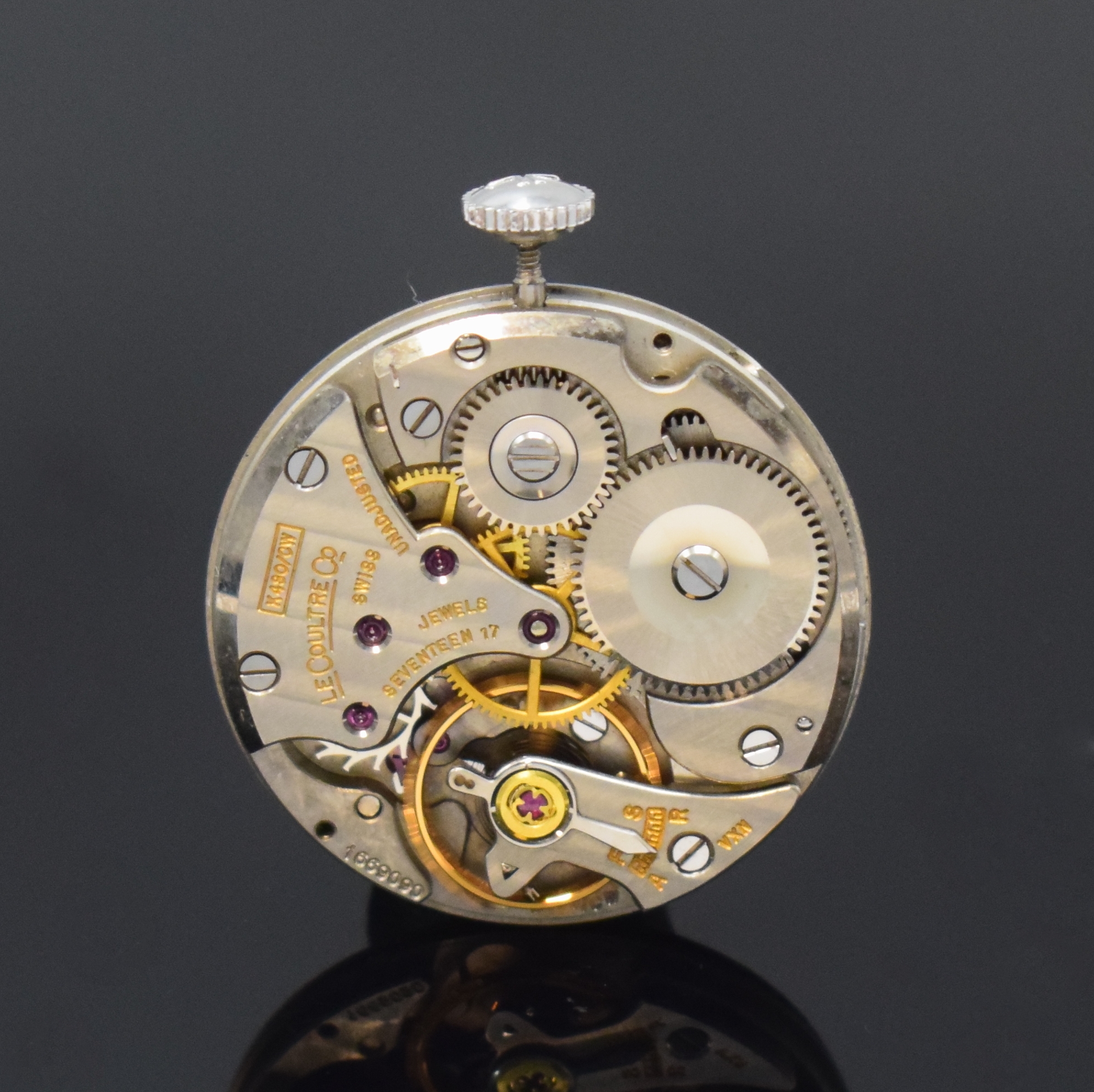 Detail d: LeCoultre Damenarmbanduhr in WG 585/000 mit Diamanten, Schweiz/USA um 1950, Handaufzug, Boden aufgedr., Lünette m. Diamanten bes., silb. Zifferbl. ...