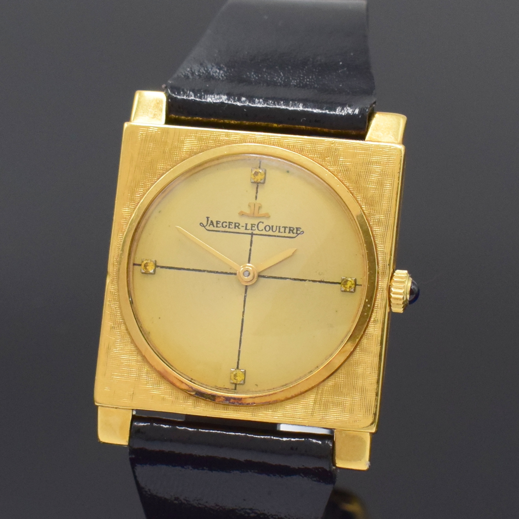 Detail a: LeCOULTRE Damenarmbanduhr in GG 750/000, Schweiz um 1960, Handaufzug, Boden 4-fach verschr., Schmuckkrone, rest. Zifferbl. m. 4 gelben Saphir-Ind., ...