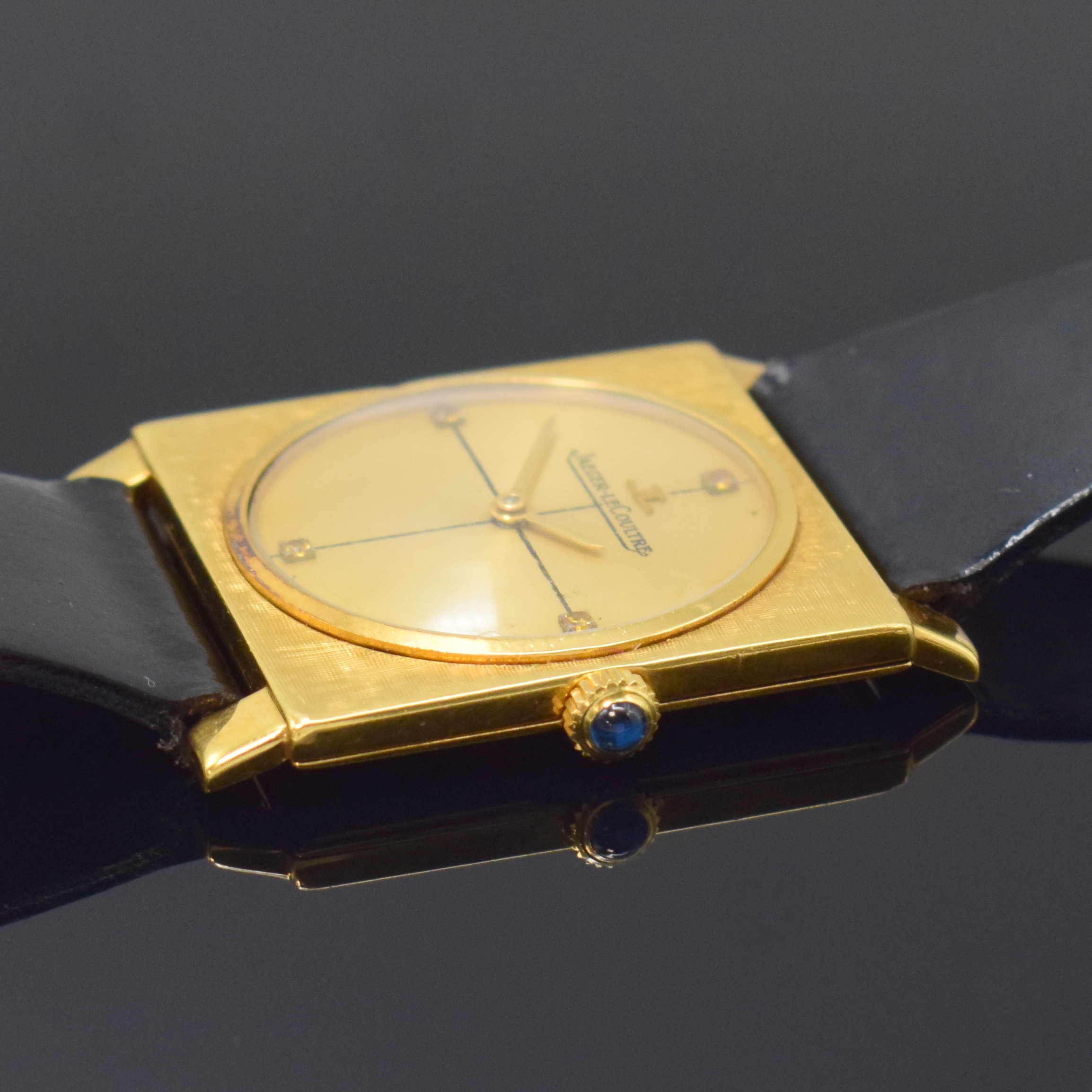 Detail b: LeCOULTRE Damenarmbanduhr in GG 750/000, Schweiz um 1960, Handaufzug, Boden 4-fach verschr., Schmuckkrone, rest. Zifferbl. m. 4 gelben Saphir-Ind., ...