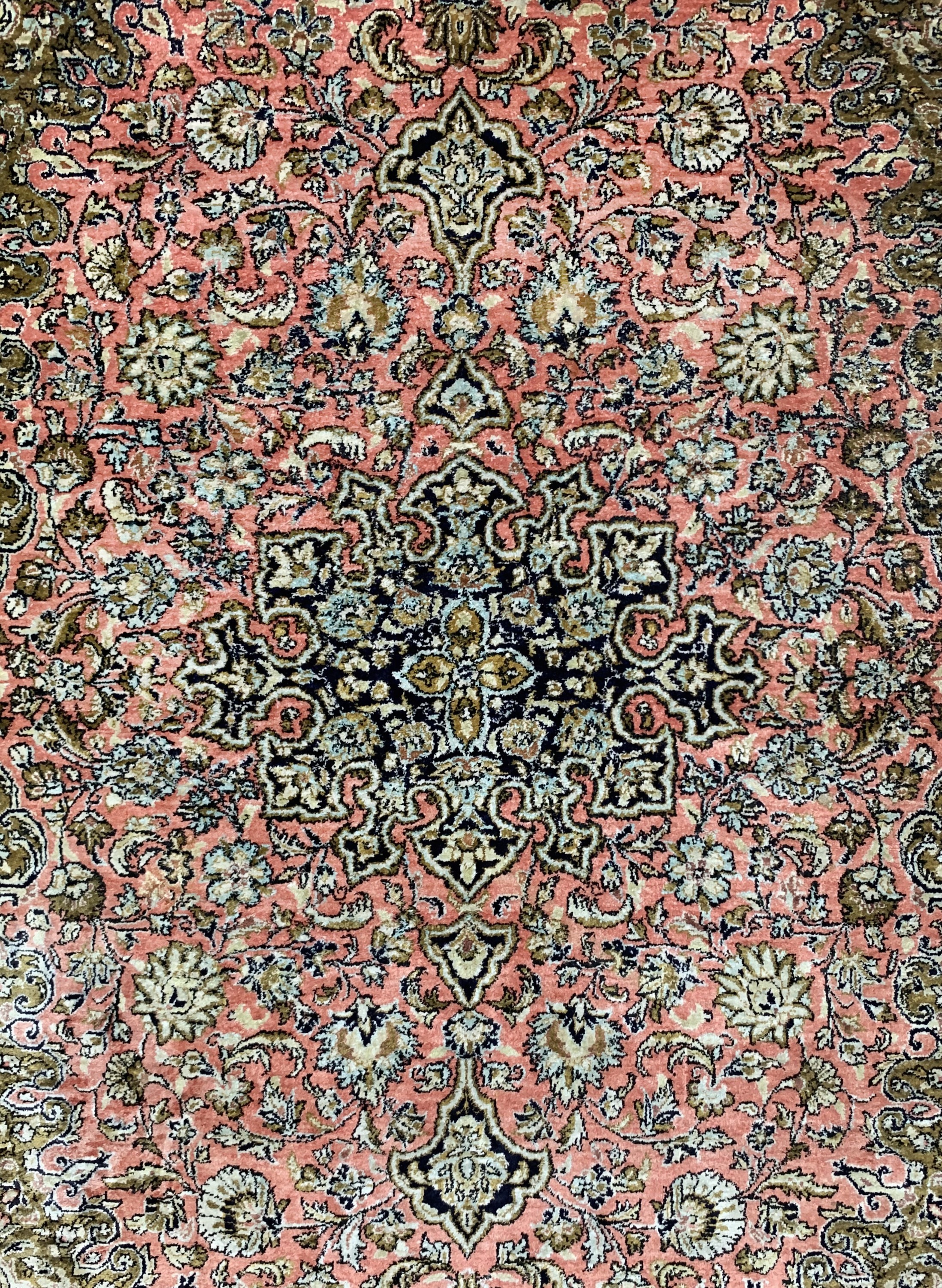 Detail b: Ghom Seide, Persien, ca. 50 Jahre, reine Naturseide, ca. 153 x 103 cm, EHZ: 3