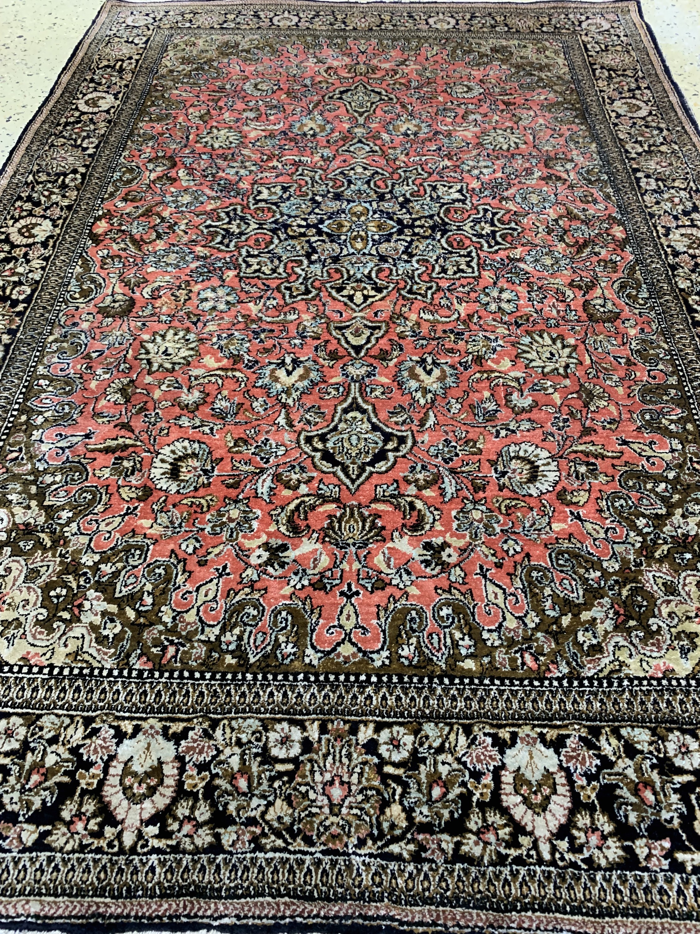 Detail c: Ghom Seide, Persien, ca. 50 Jahre, reine Naturseide, ca. 153 x 103 cm, EHZ: 3