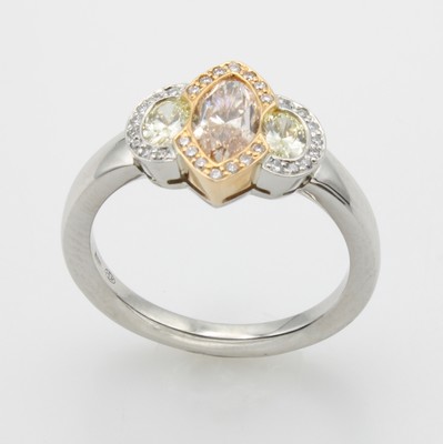 Image Ring mit Diamanten und Brillanten, Platin, 1 Diam.-Navette ca. 0.63 ct l. braun-pink/si, ...