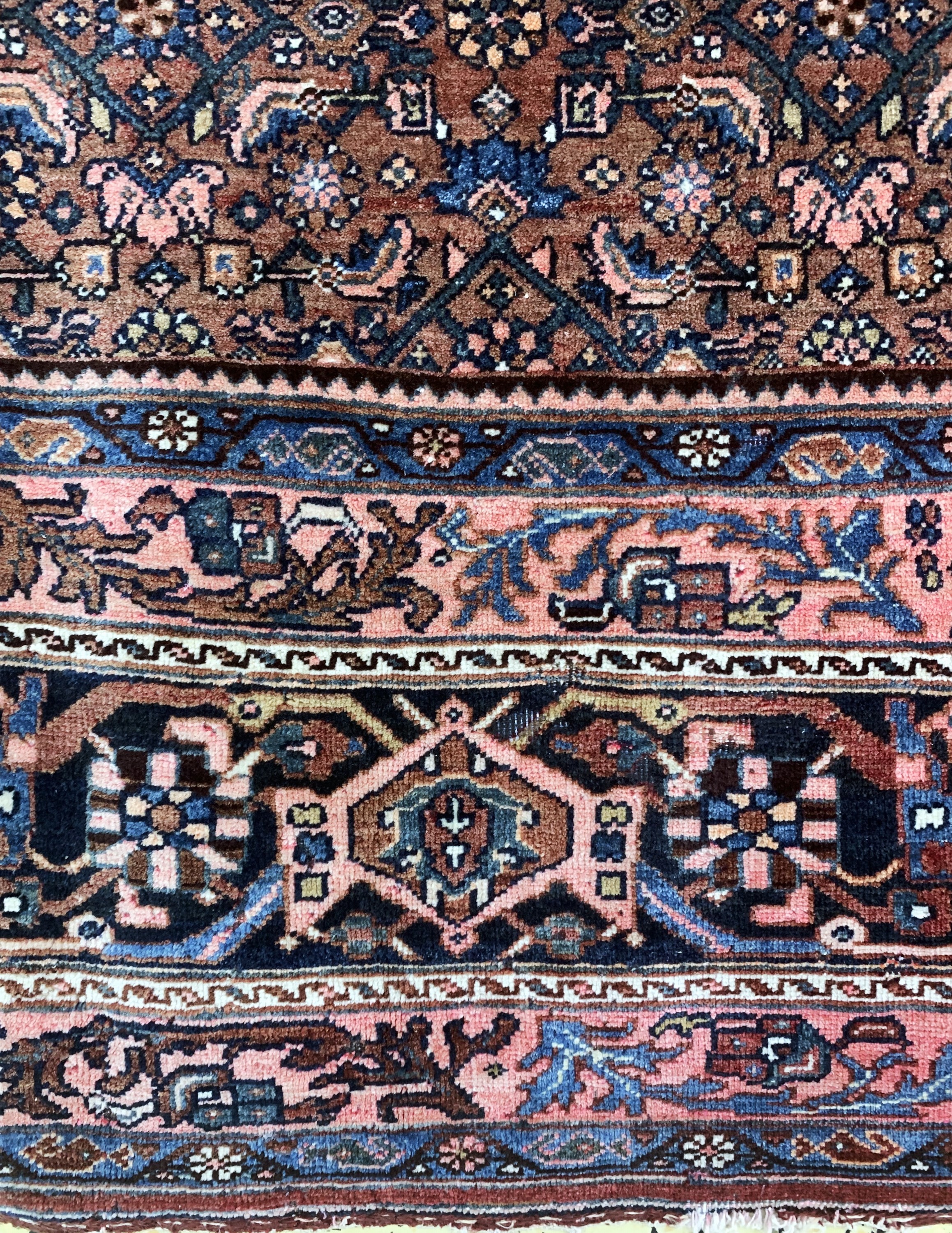 Detail b: Antiker Bidjar, Persien, datiert 1344(1922), Wolle auf Baumwolle, ca. 493 x 303cm, verblasst, EHZ: 2-3