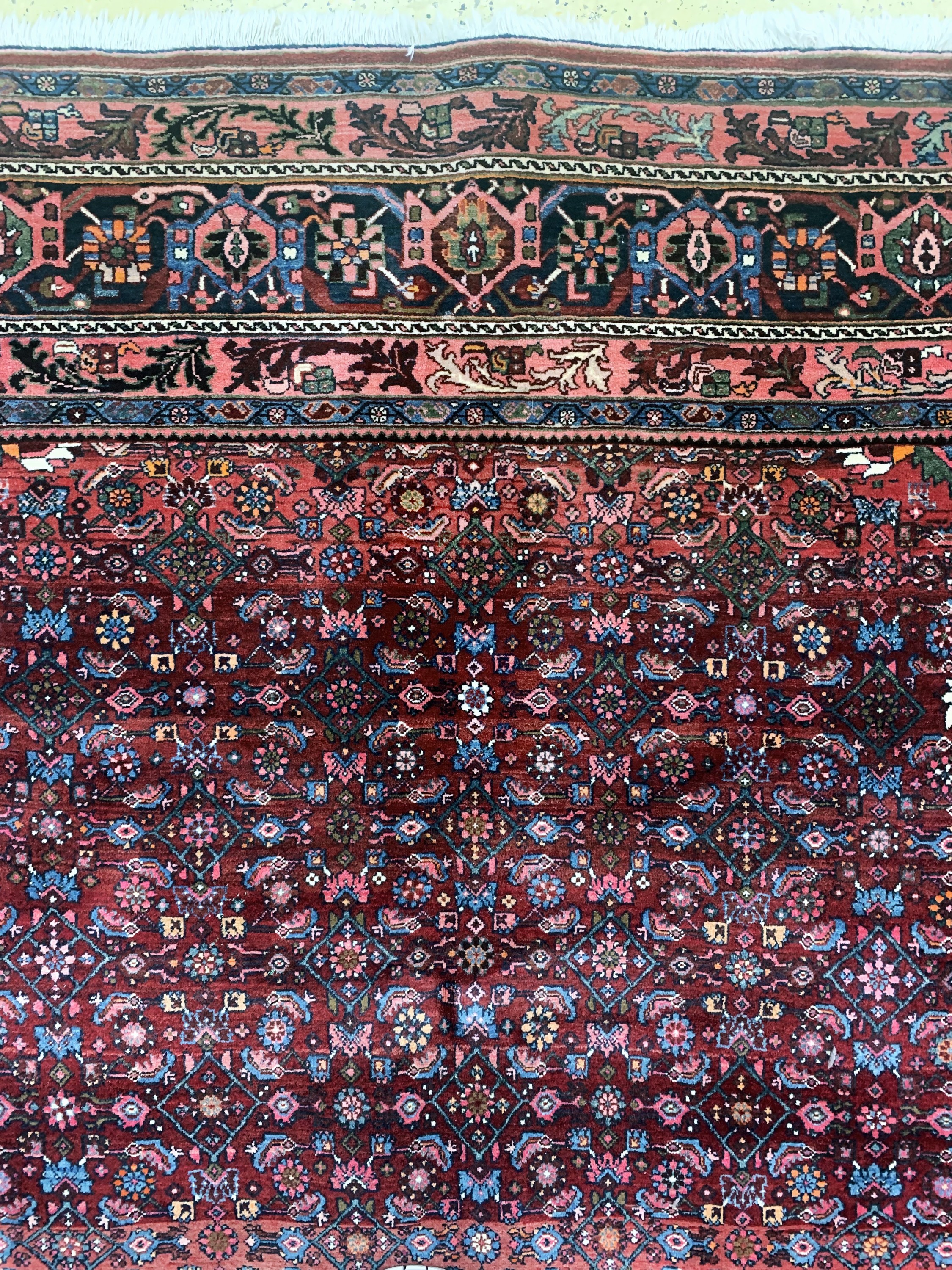 Detail f: Antiker Bidjar, Persien, datiert 1344(1922), Wolle auf Baumwolle, ca. 493 x 303cm, verblasst, EHZ: 2-3