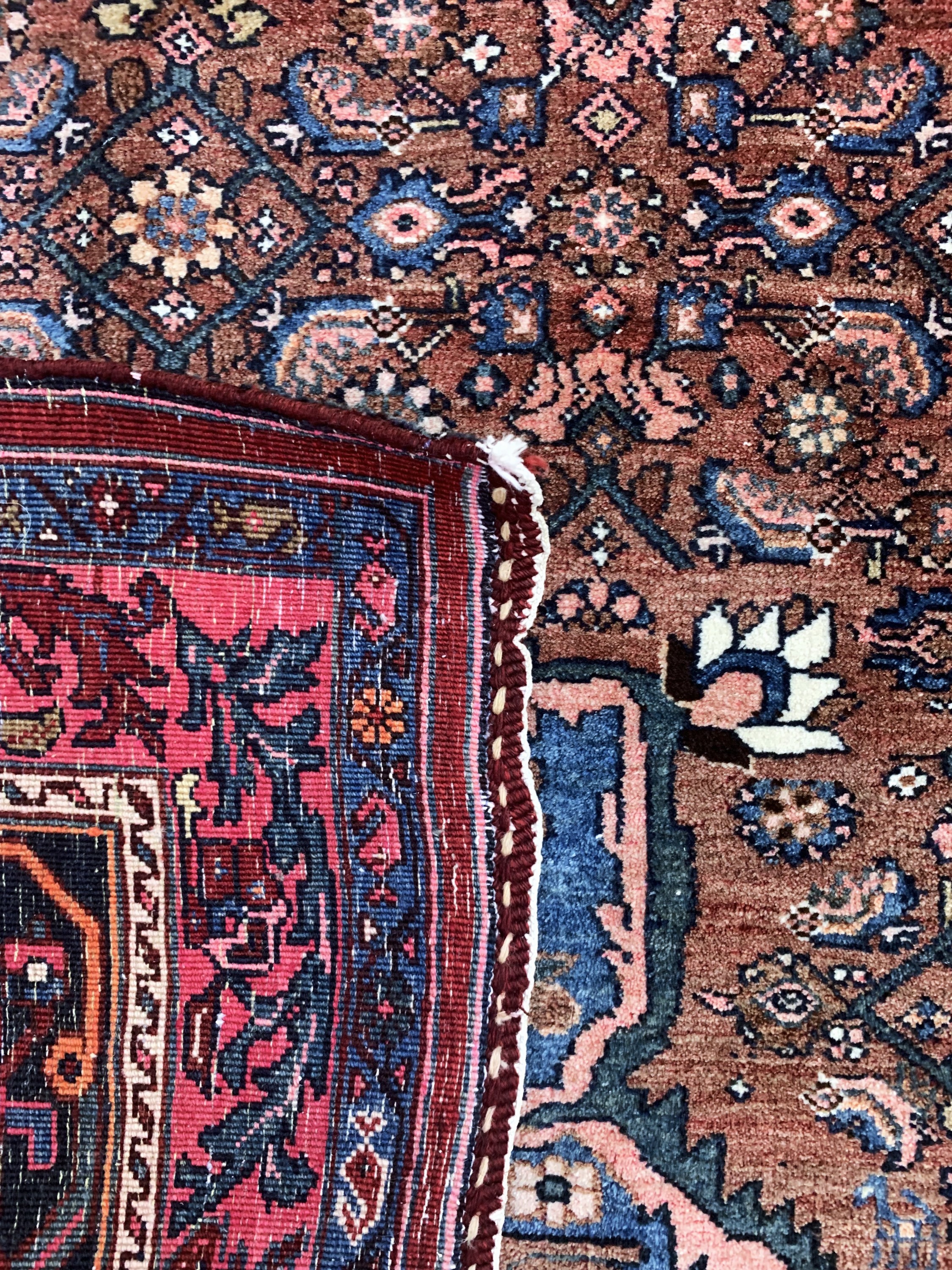 Detail i: Antiker Bidjar, Persien, datiert 1344(1922), Wolle auf Baumwolle, ca. 493 x 303cm, verblasst, EHZ: 2-3