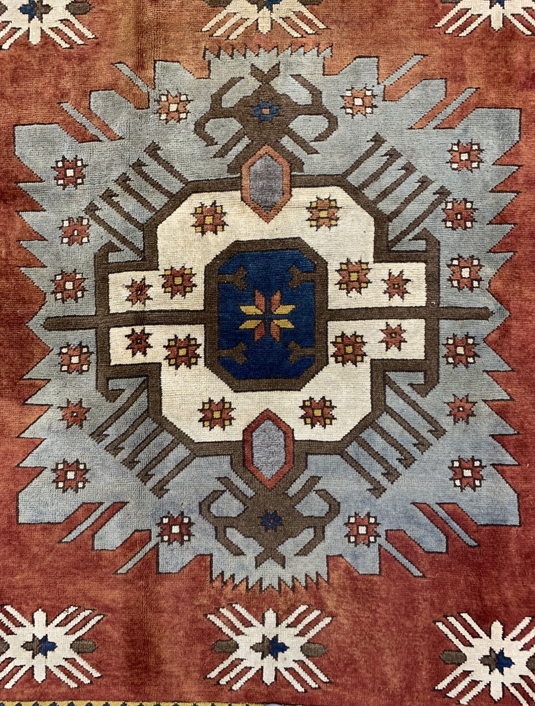 Detail b: Kars-Kazak, Türkei, Mitte 20.Jhd, Wolle aufWolle, ca. 370 x 245 cm, EHZ: 2-3