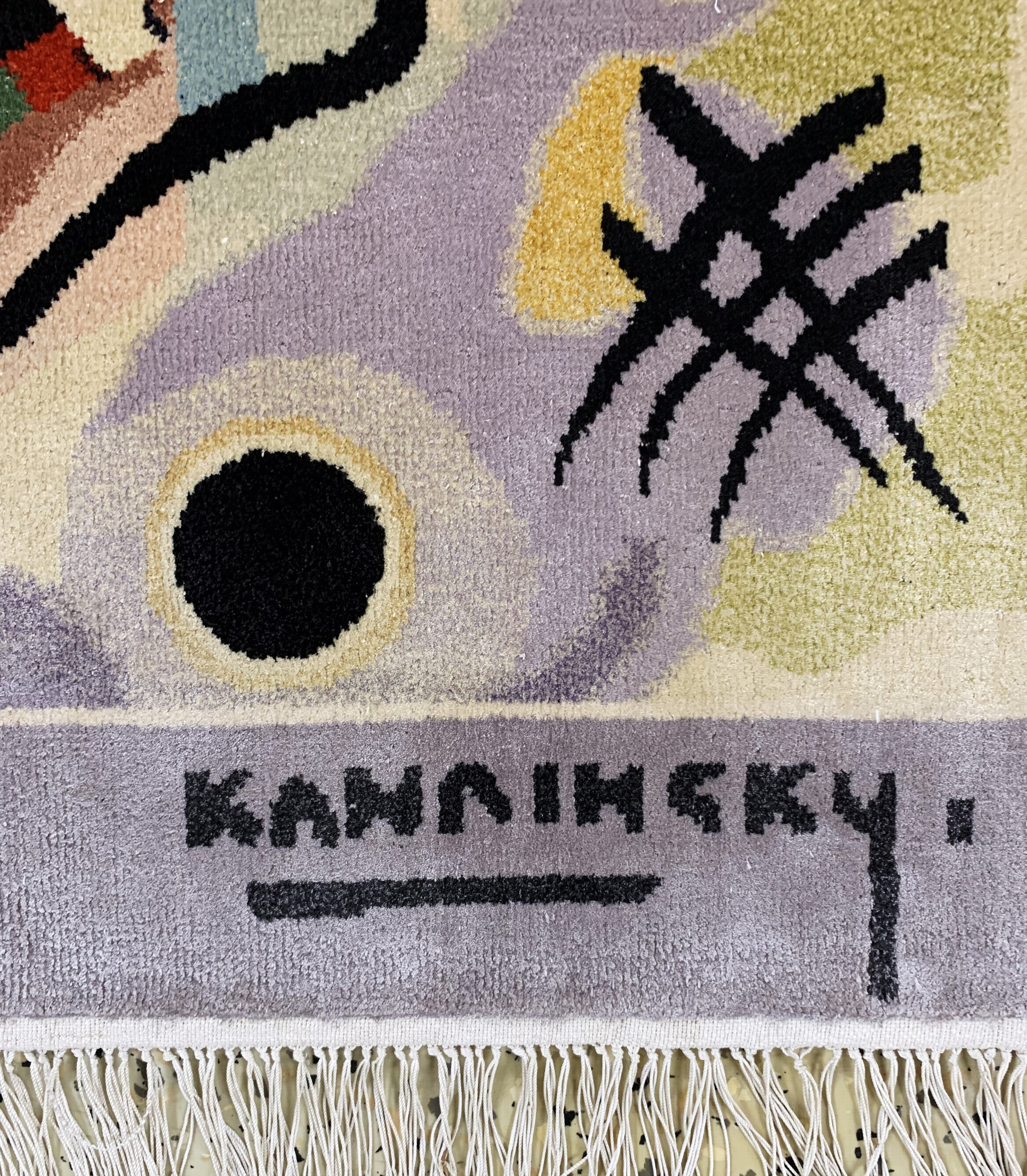 Detail d: "Kandinsky-Motiv"Seide, China, Ende 20.Jhd,reine Naturseide, ca. 95 x 152 cm, EHZ: 1-2