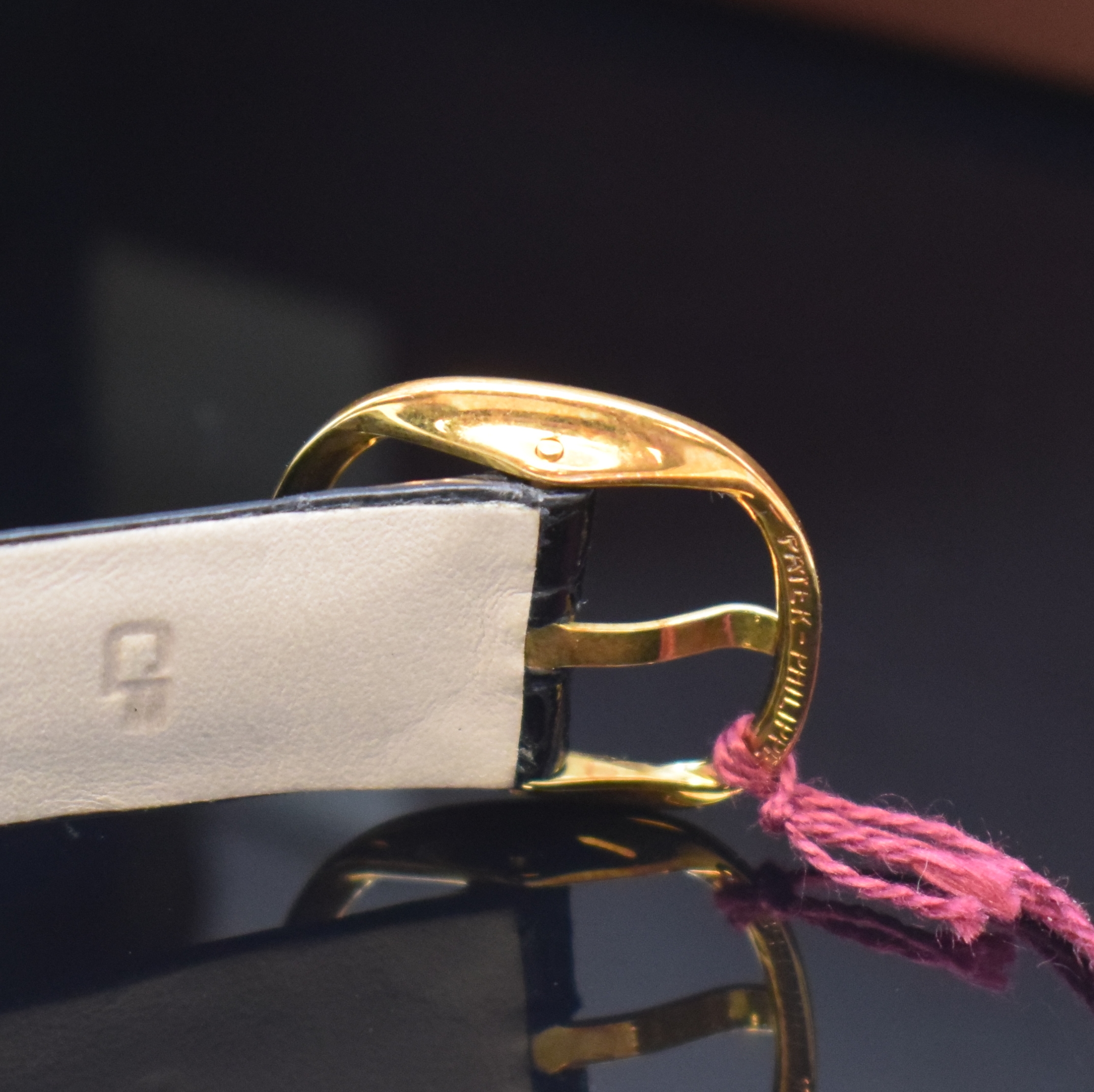 Detail b: PATEK PHILIPPE Herrenarmbanduhr Modellserie Ellipse dOr Referenz 3748, Handaufzug, Schweiz um 1978, GG 750/000 inkl. neuwertigem orig. ...