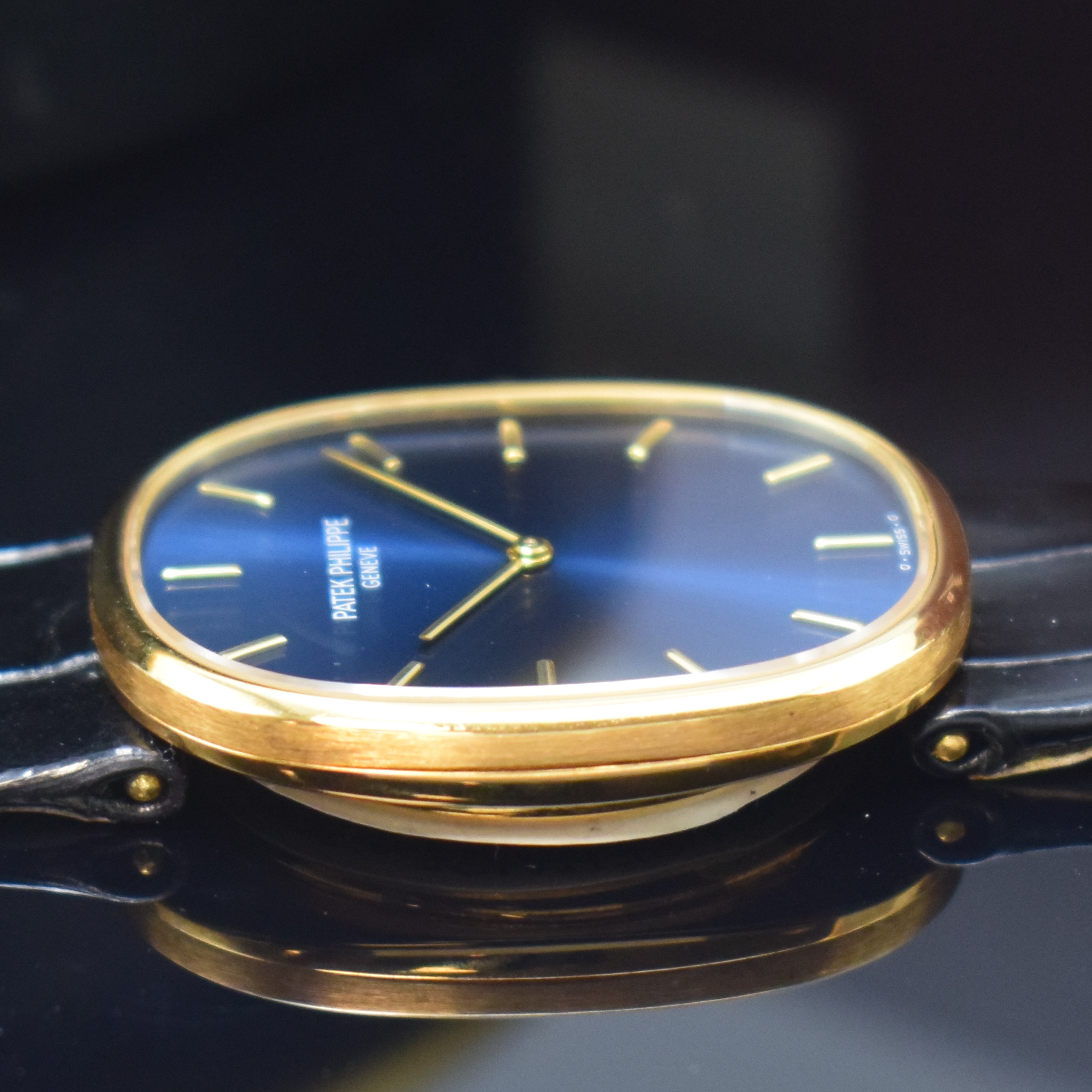 Detail d: PATEK PHILIPPE Herrenarmbanduhr Modellserie Ellipse dOr Referenz 3748, Handaufzug, Schweiz um 1978, GG 750/000 inkl. neuwertigem orig. ...
