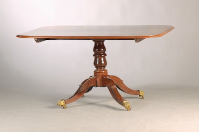 Image Table/folding table, England, mid-19th century, solid mahogany, top with pyramid mahogany ...