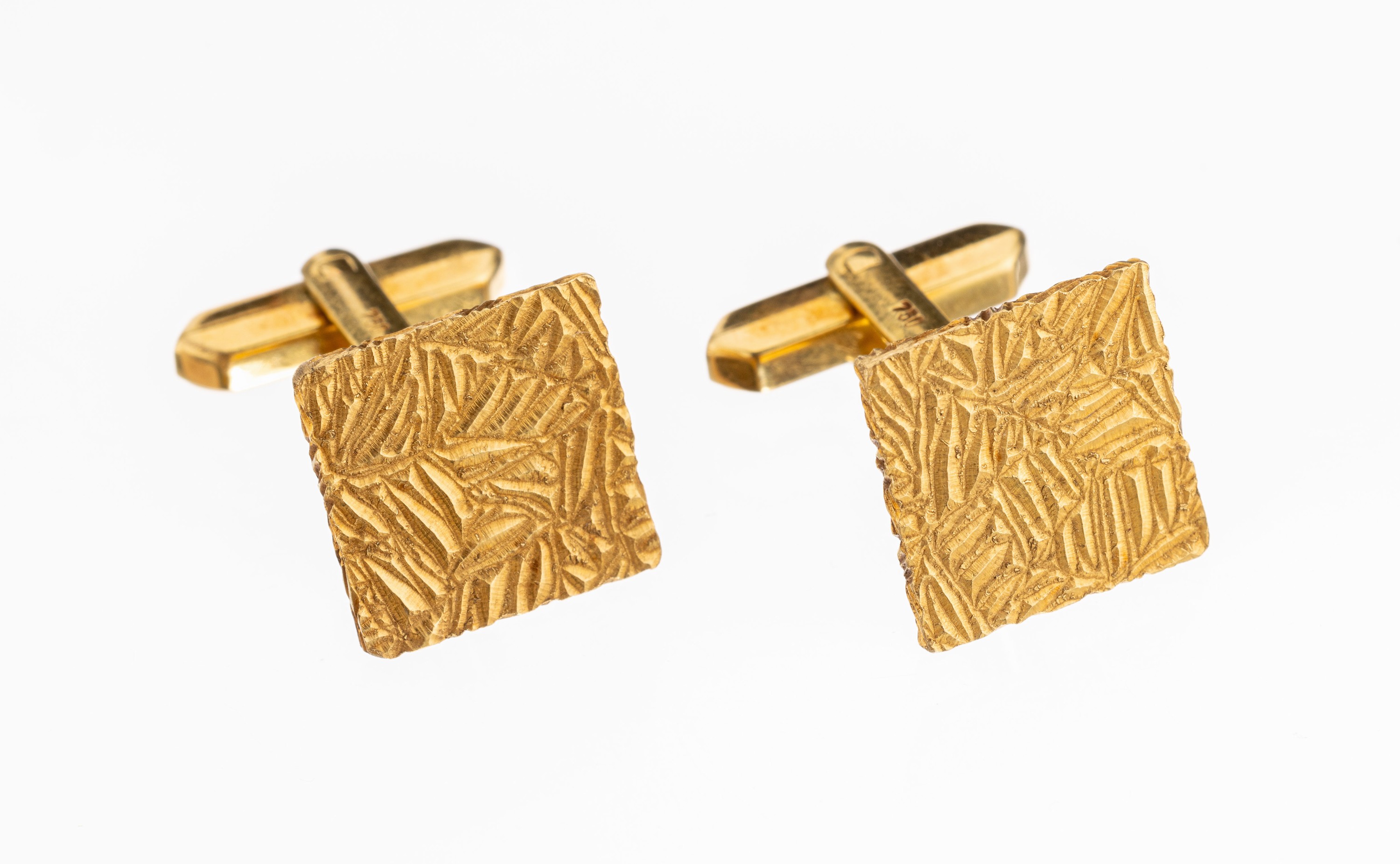 Paar 18 kt Gold Manschettenknöpfe, GG 750/000, Oberfläche strukturiert, ca. 14.8 g