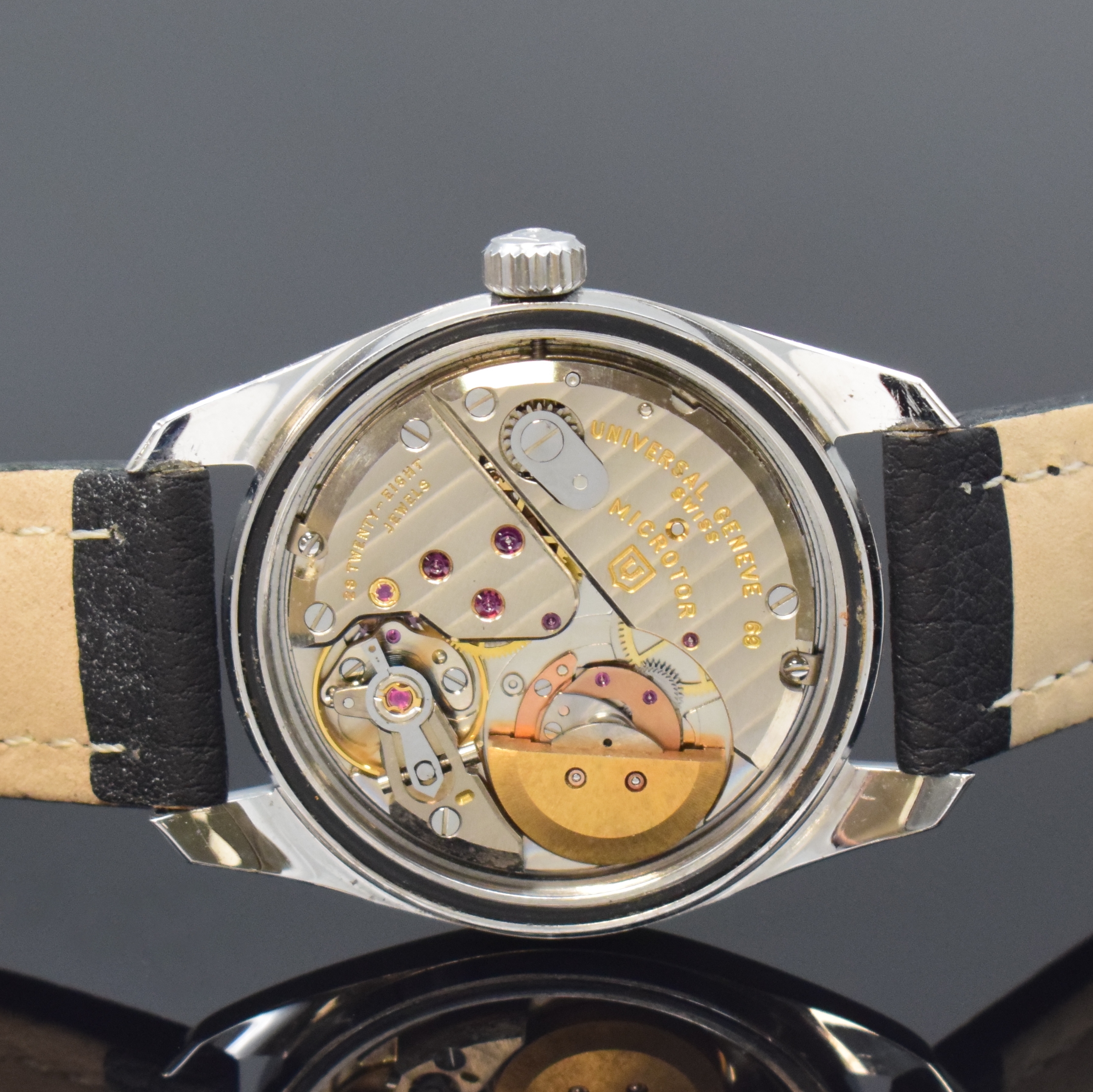 Detail d: UNIVERSAL GENEVE Polerouter Herrenarmbanduhr Referenz 869113/01, Schweiz um 1965, Automatik, Edelstahlgeh., Boden verschr., schwarzes Zifferbl. m. ...