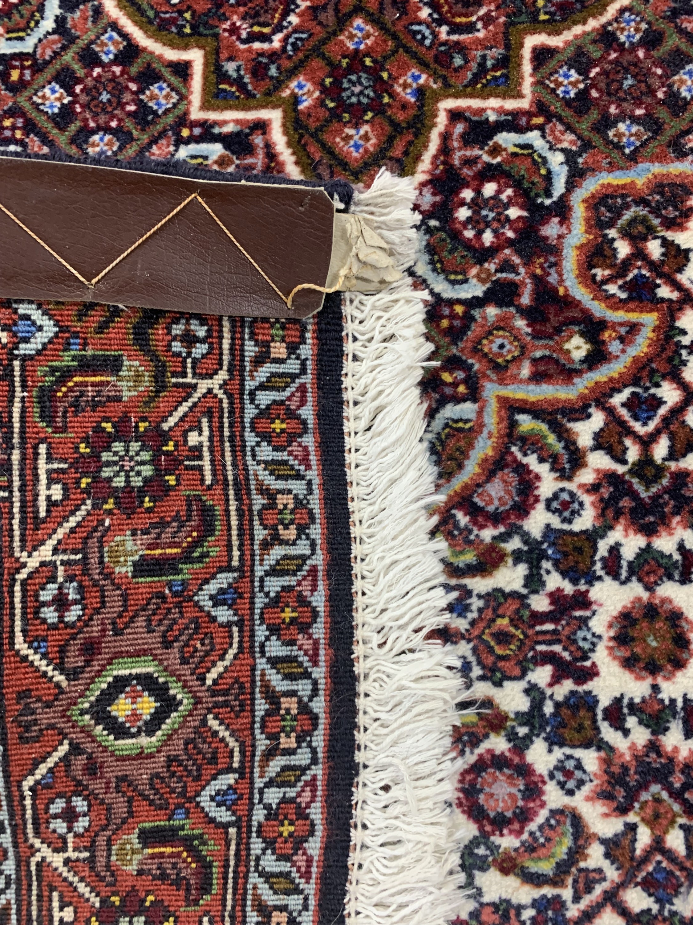 Detail e: Bidjar Kork fein, Persien, Ende 20.Jhd, Korkwolle auf Baumwolle, ca. 292 x 90 cm, EHZ:1-2