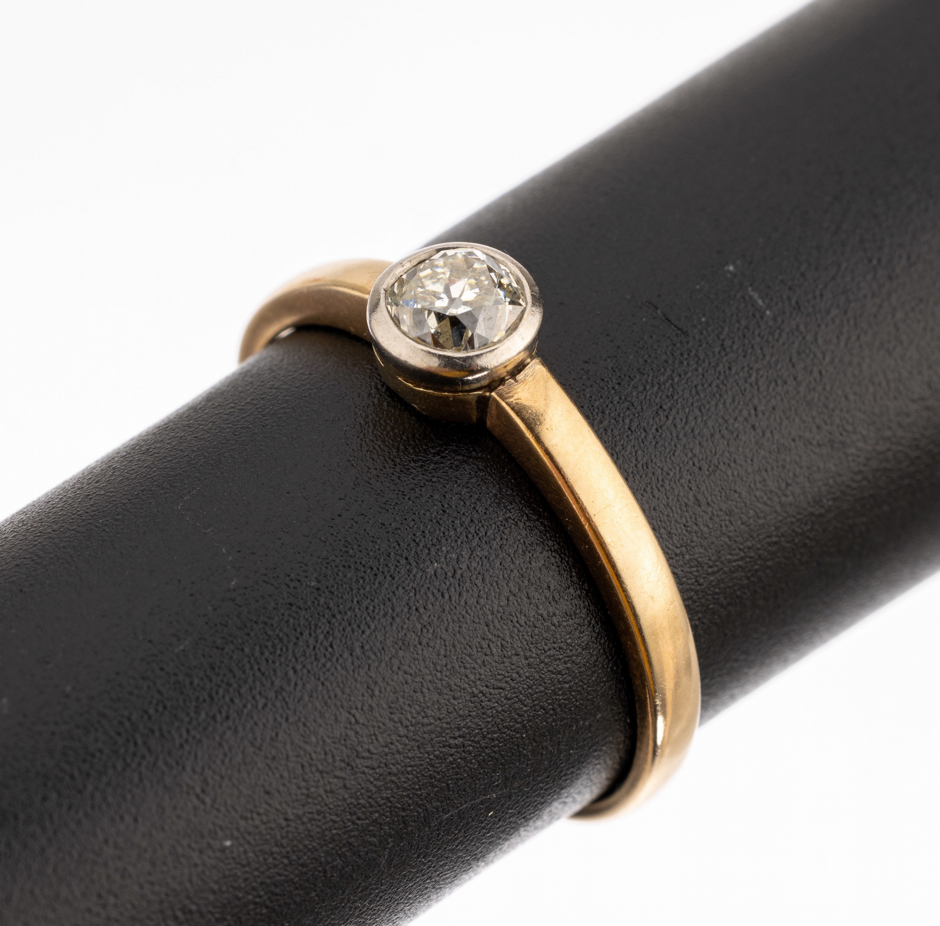 14 kt Gold Diamant-Ring, um 1910, GG 585/000 und Silber, Altschliffdiamant ca. 0.40 ct get. Weiss/p, RW 63, ca. 3.0 g, Marke verschlagen