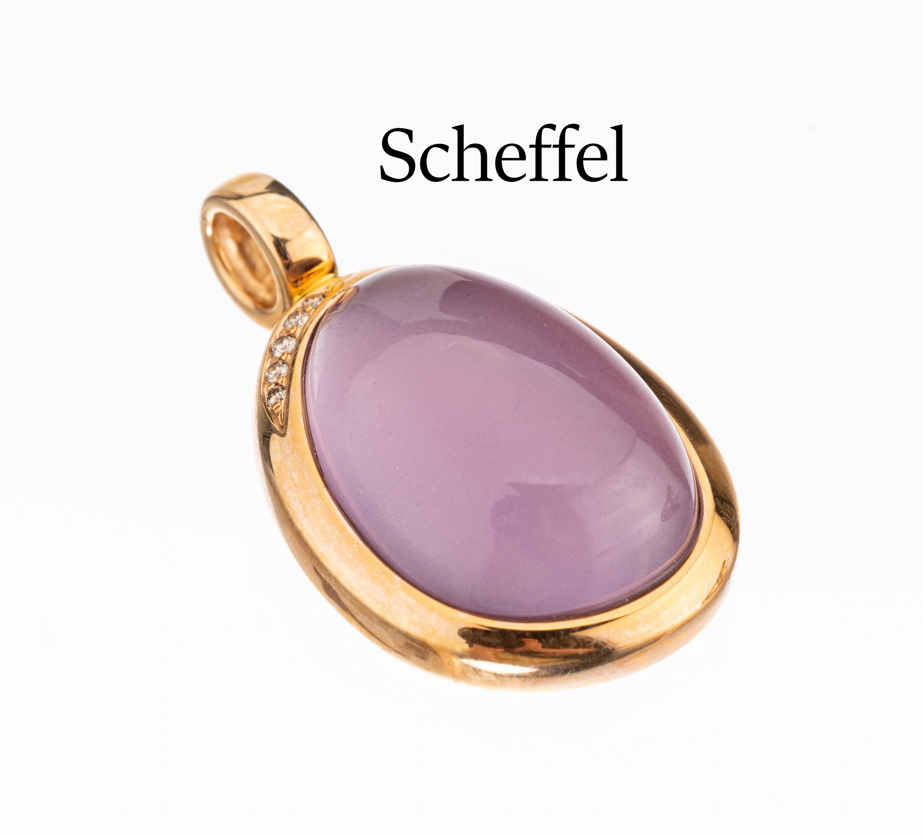 18 kt Gold SCHEFFEL Amethyst-Brillant -Anhänger, GG 750/000, Amethyst-Cabochon ca. 14.72 ct, 5 Brillanten zus. ca. 0.05 ct nat. brown/vs-si, ca. ...