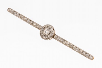 Image 14 kt gold diamond-brooch, german approx. 1910/12 , YG 585/000 and Platinum, centered ...