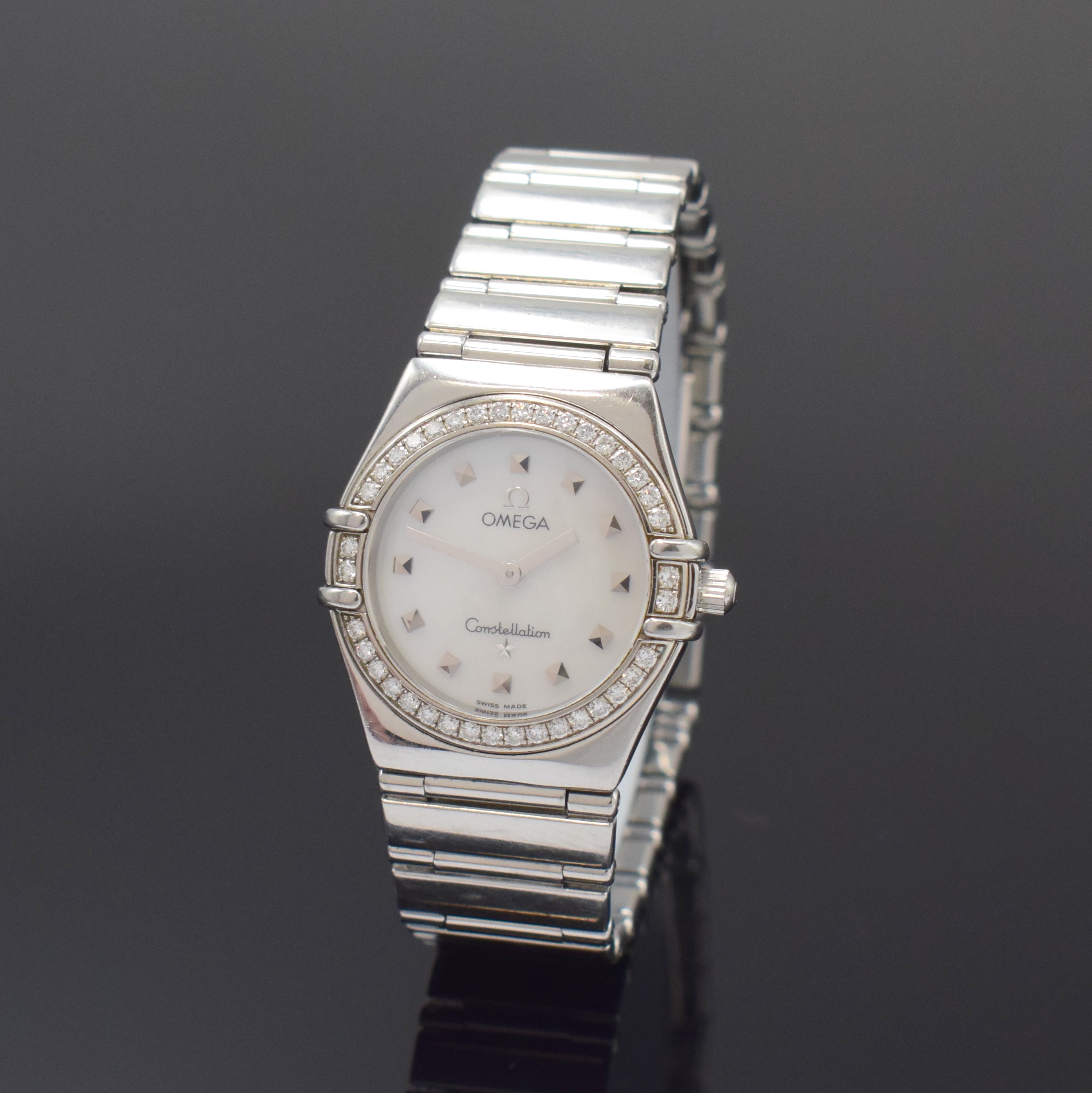 OMEGA Damenarmbanduhr Serie Constellation Referenz 895.1241, Schweiz um 2005, quarz, Edelstahlgeh. inkl. Gliederband m. Faltschl., Boden m. Darst. ...