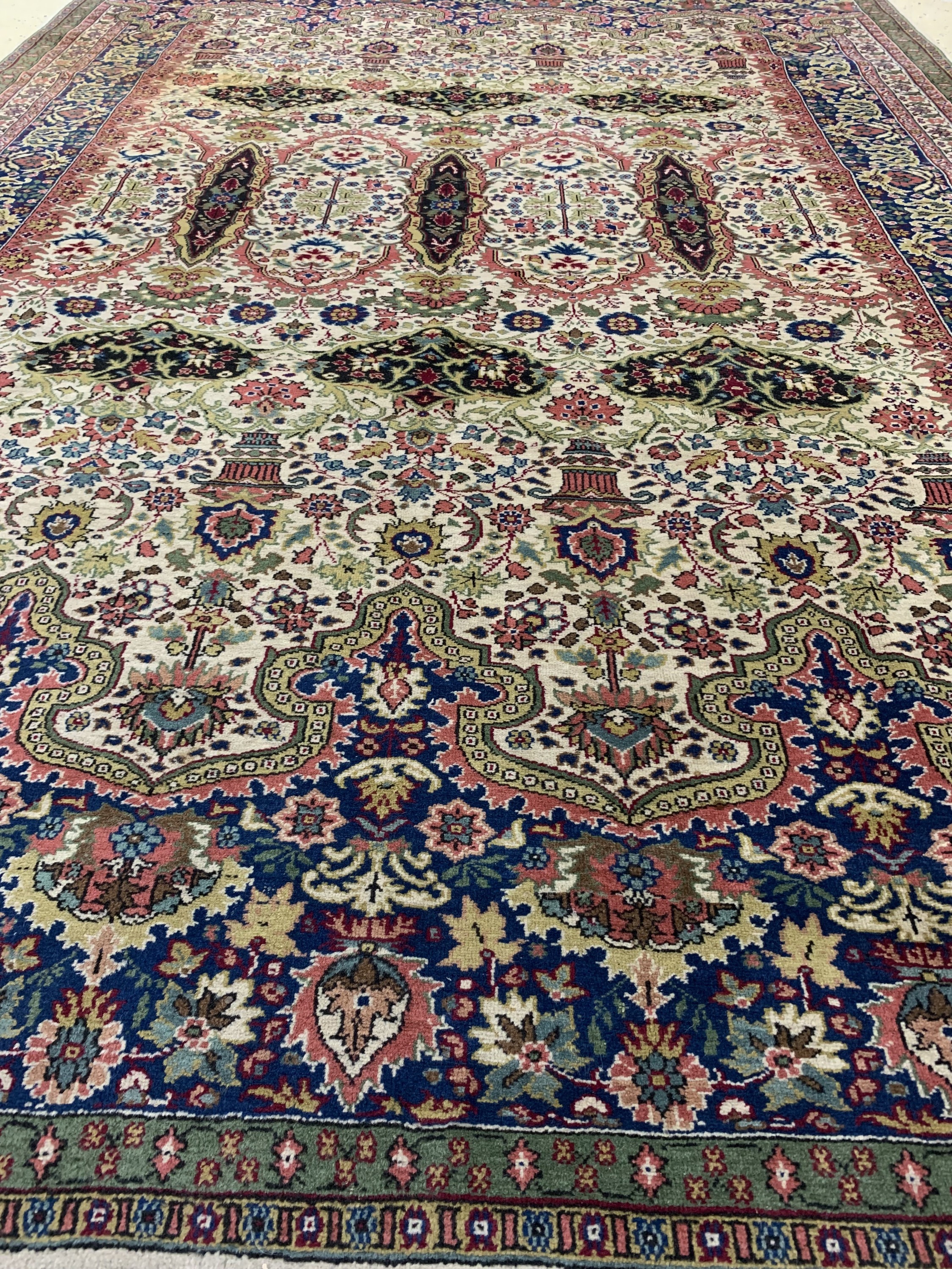 Detail e: Sivas alt, Türkei , Mitte 20.Jhd, Wolle aufBaumwolle, ca. 296 x 210 cm, EHZ: 2