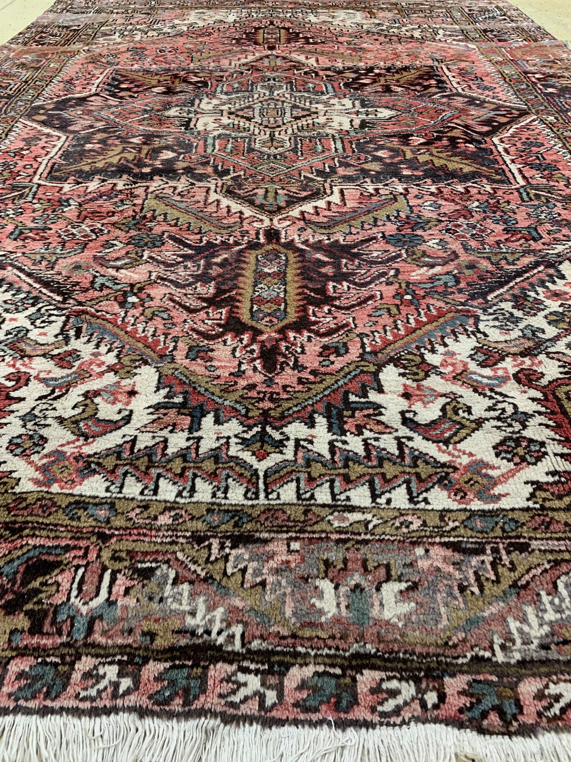 Detail d: Heriz alt, Persien, Mitte 20.Jhd, Wolle aufBaumwolle, ca. 324 x 230 cm, verblasst, EHZ: 2-3