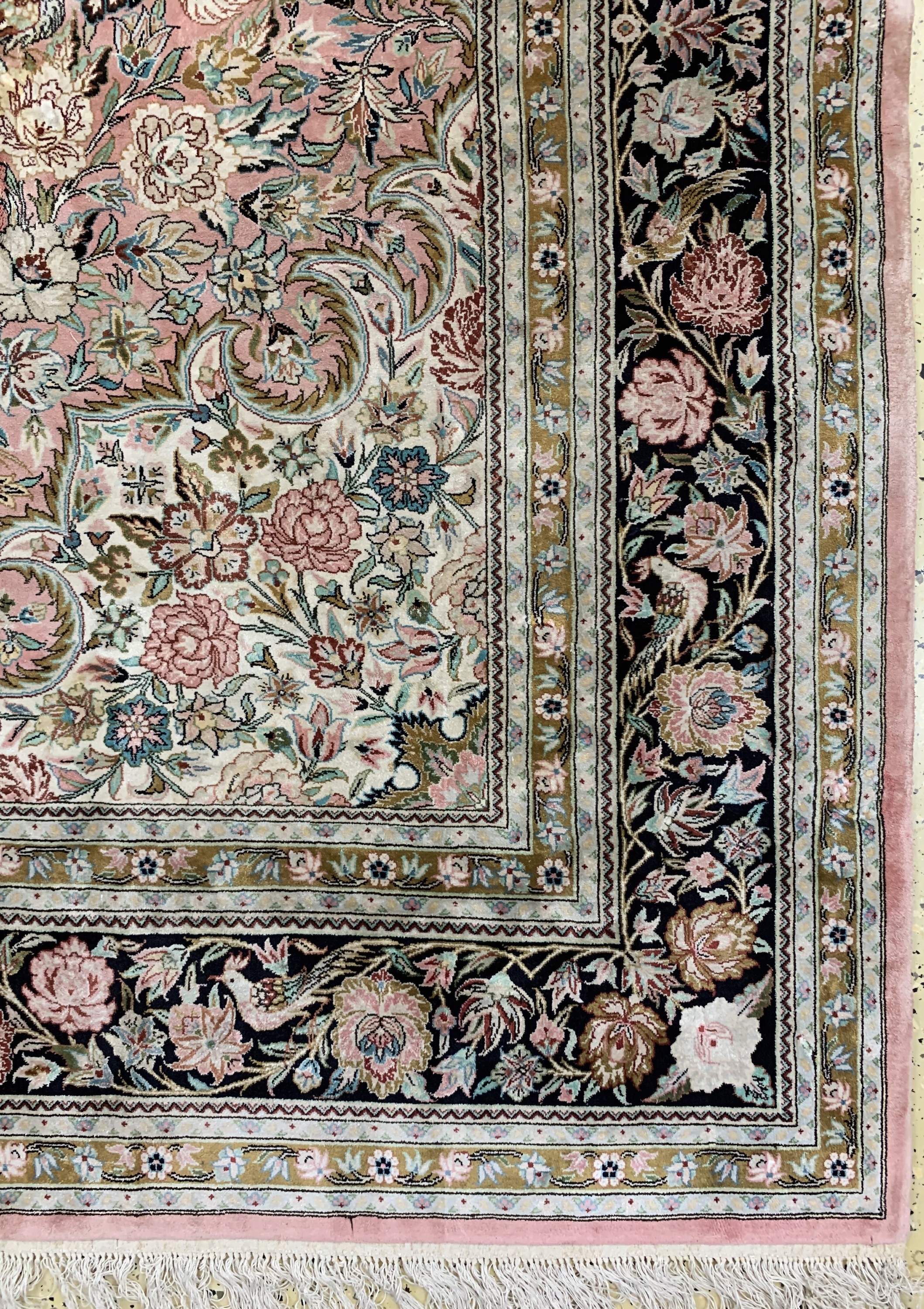 Detail a: China Seide, Ende 20.Jhd, Seide auf Baumwolle, ca. 308 x 209 cm, EHZ: 2(Stark verschmutzt)