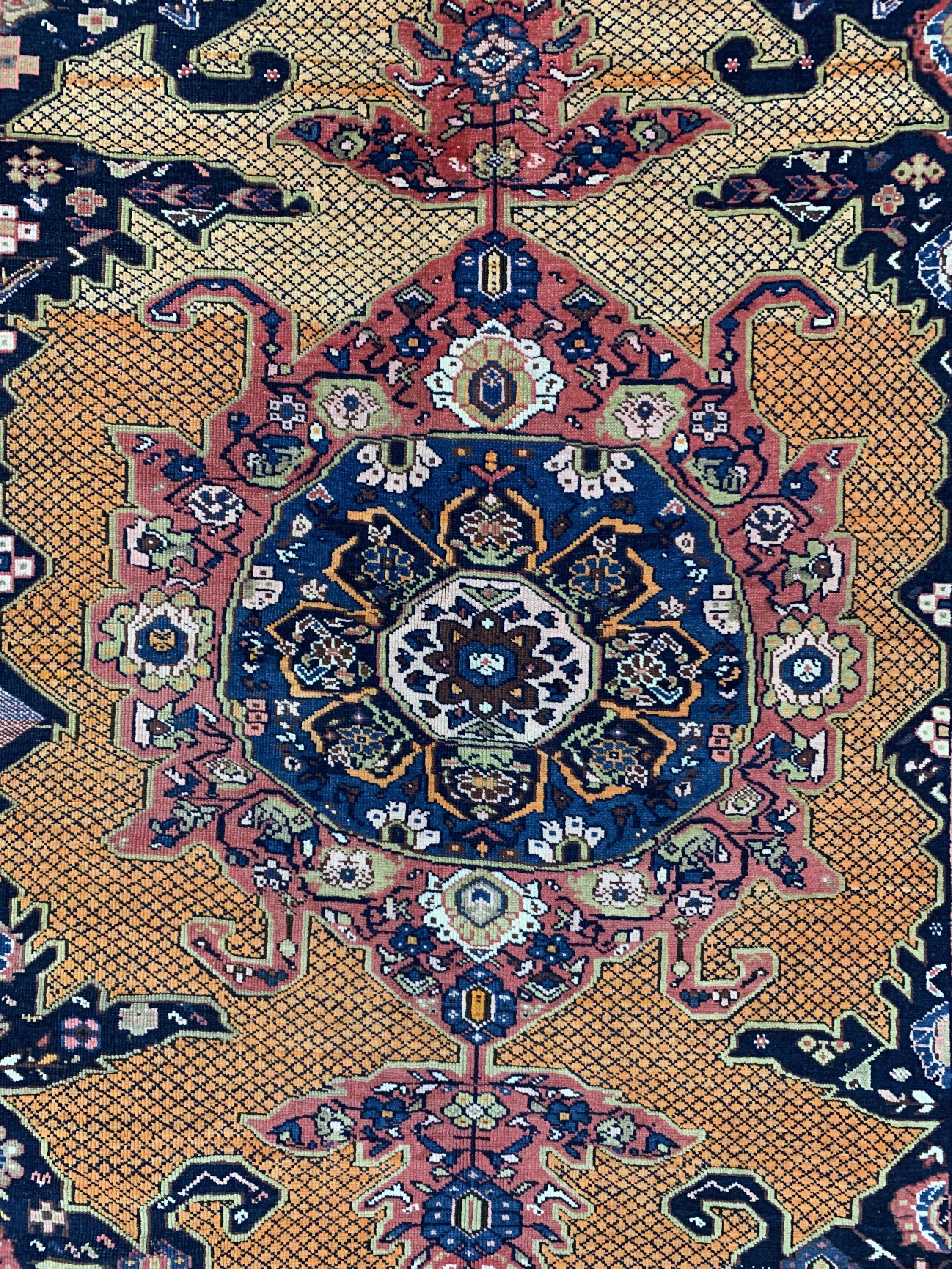 Detail b: Antiker Schirwan, Kaukasus, um 1900, Wolle auf Wolle, ca. 200 x 140 cm, EHZ: 3