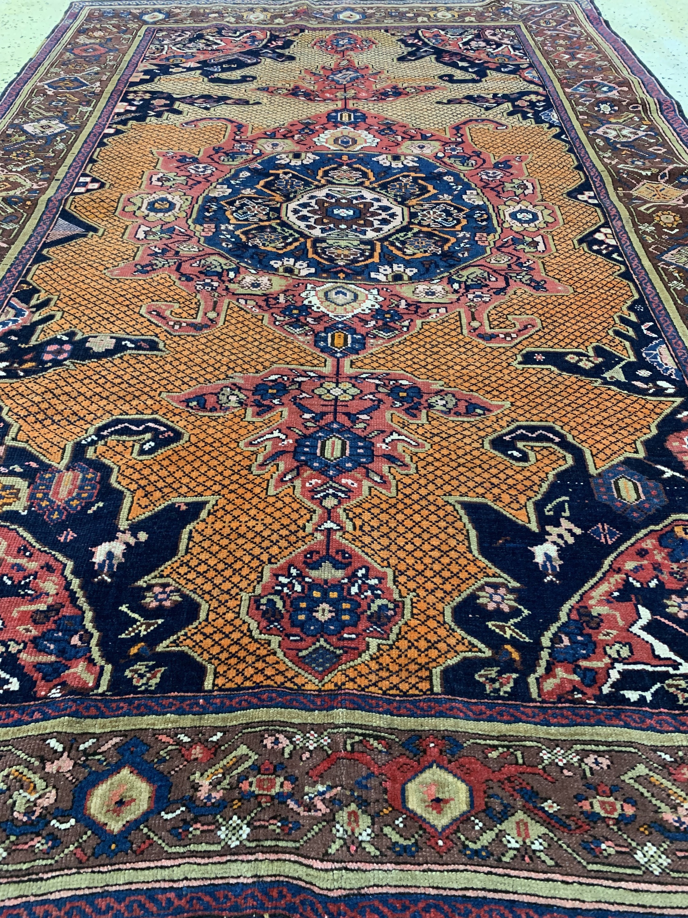 Detail e: Antiker Schirwan, Kaukasus, um 1900, Wolle auf Wolle, ca. 200 x 140 cm, EHZ: 3