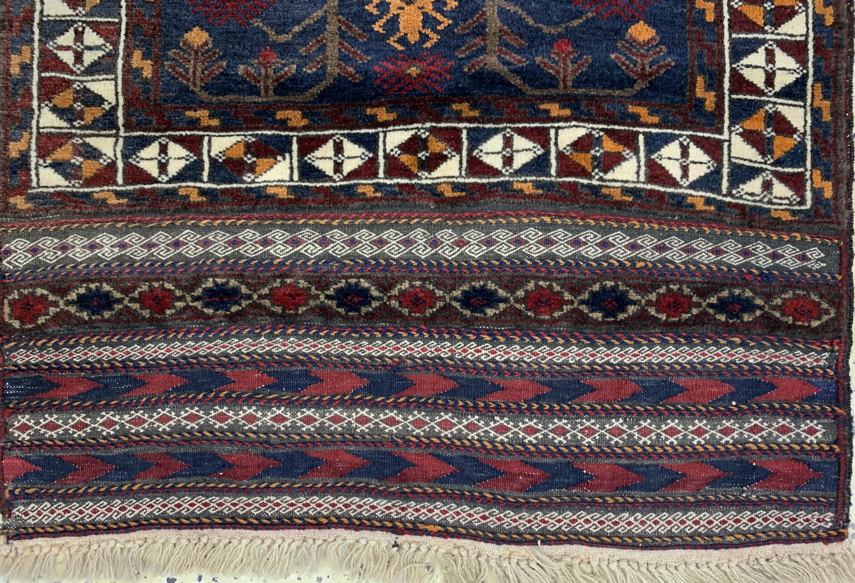 Detail a: Belutsch alt, Afghanistan, Anfang 20.Jhd, Wolle auf Wolle, ca. 152 x 84 cm, EHZ: 2