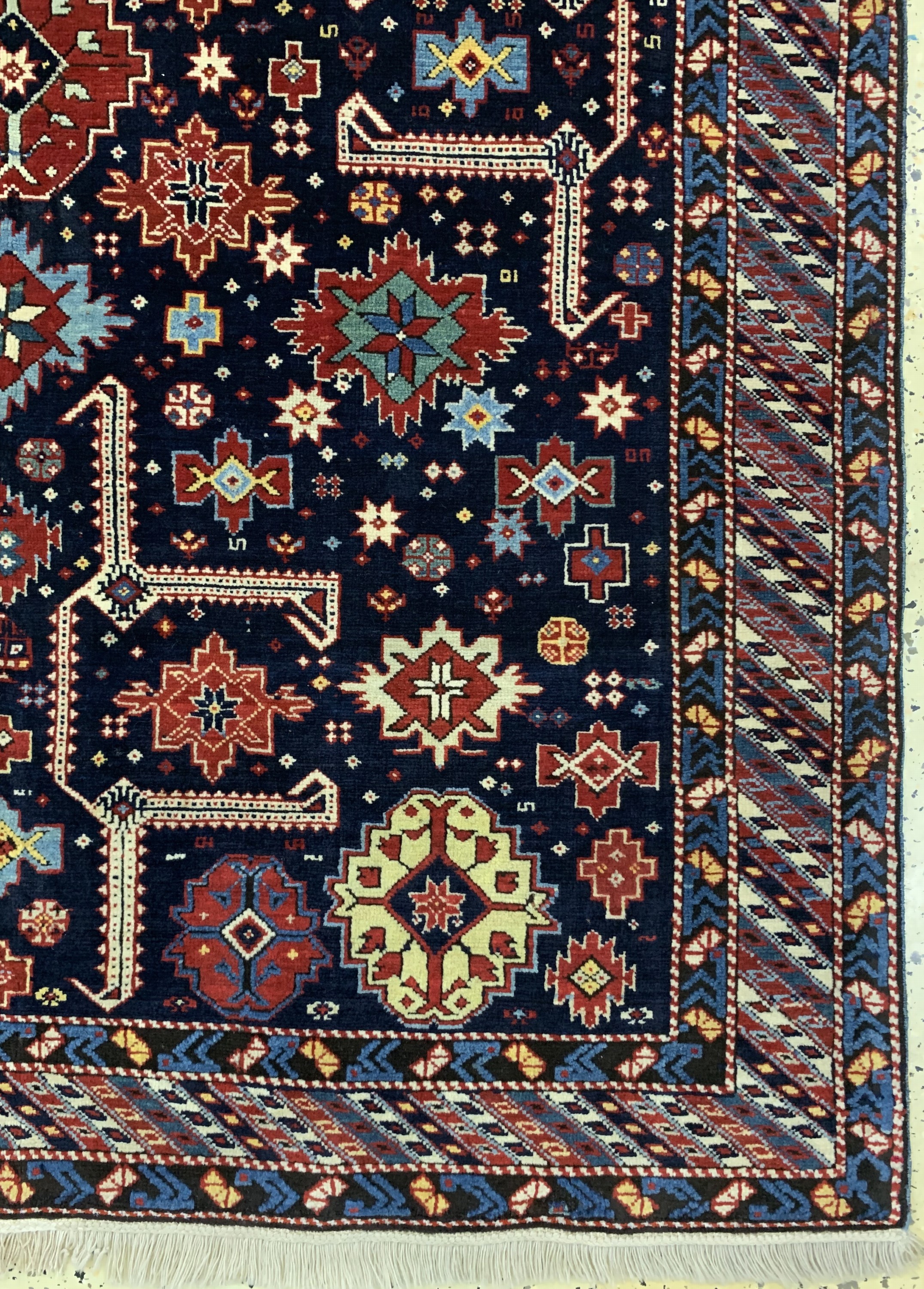 Detail a: "Blattgabel"Schirwan antik, Kaukasus, 19.Jhd, Wolle auf Wolle, ca. 165 x 129 cm, EHZ: 2