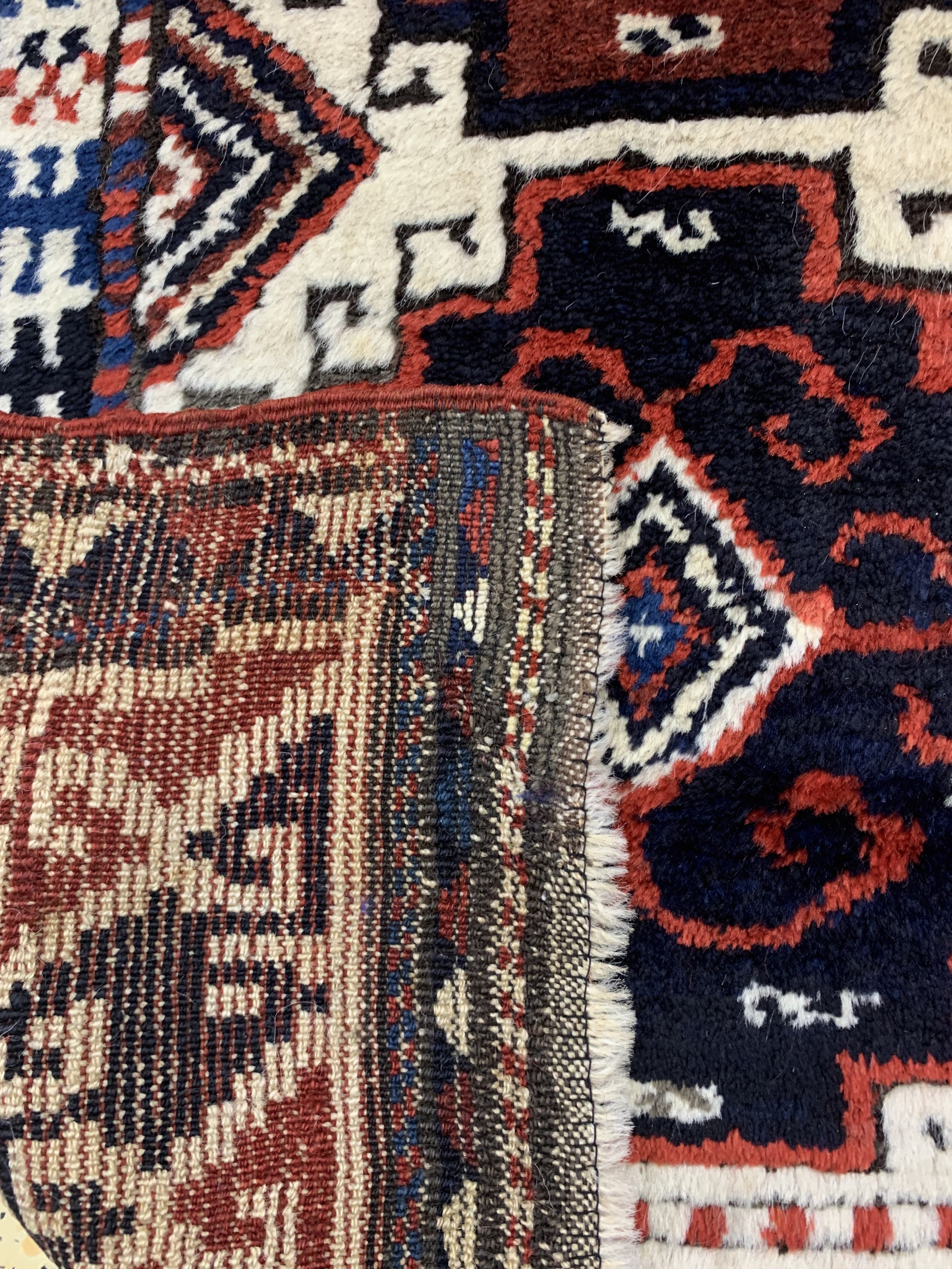 Detail e: "Memling-Gül"Kazak antik, Kaukasus, 19.Jhd,Wolle auf Wolle, ca. 190 x 134 cm, EHZ: 2