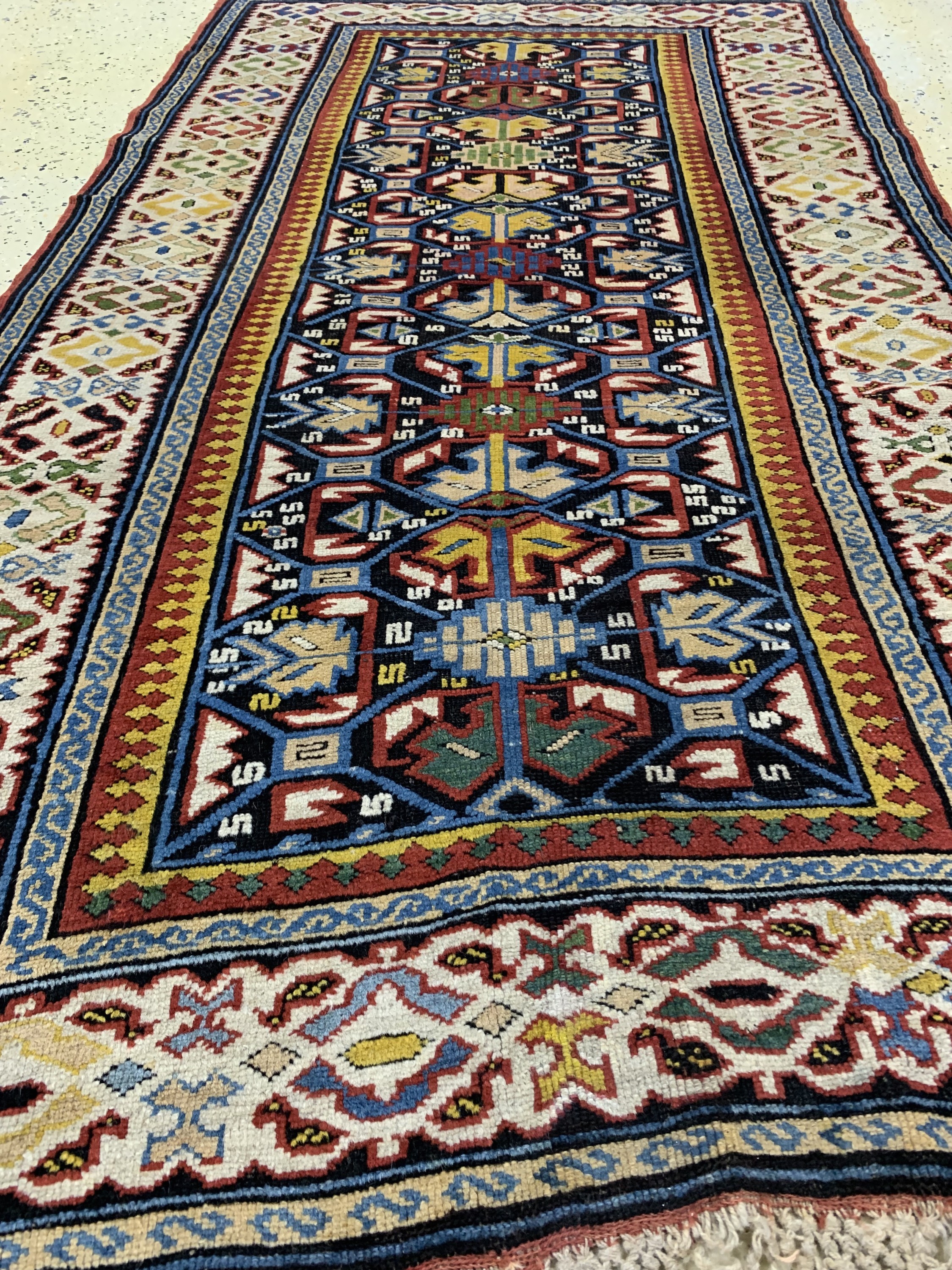 Detail d: Schirwan antik, Kaukasus, 19.Jhd, Wolle aufWolle, ca. 191 x 105 cm, EHZ: 2-3