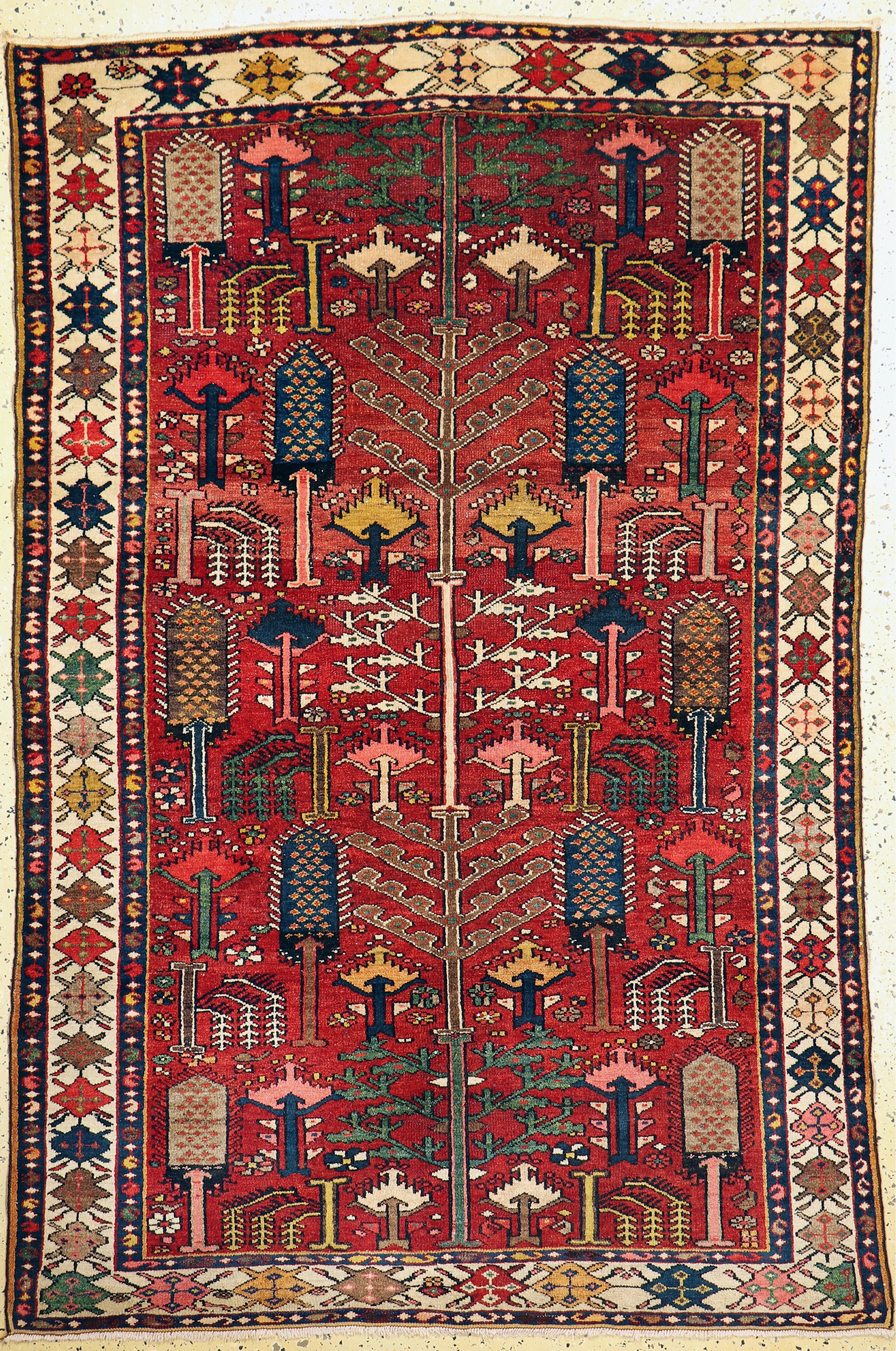 Bachtiar"Baumteppich", Persien, Anfang 20.Jhd, Wolle auf Baumwolle, ca. 212 x 138 cm,EHZ: 2