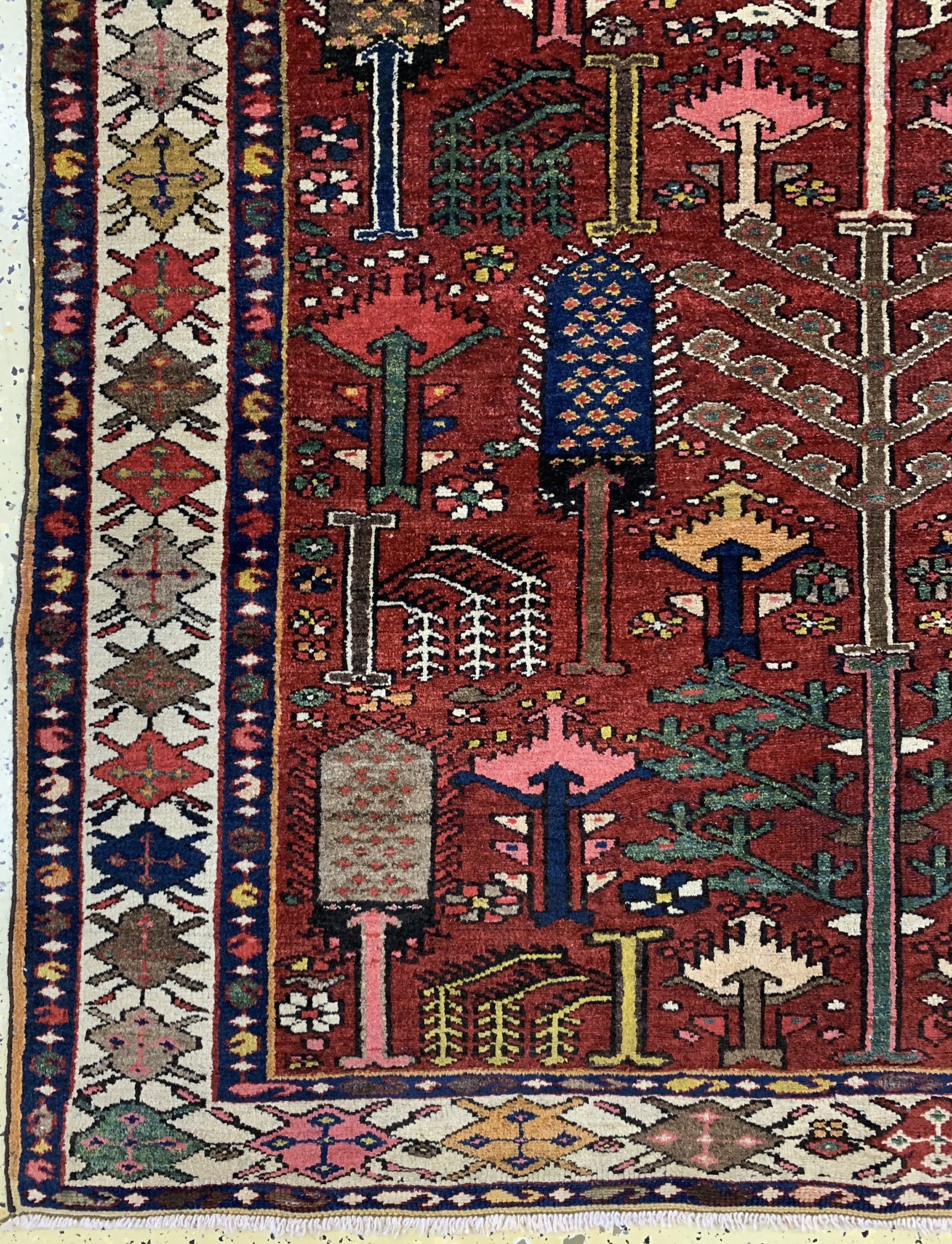 Detail b: Bachtiar"Baumteppich", Persien, Anfang 20.Jhd, Wolle auf Baumwolle, ca. 212 x 138 cm,EHZ: 2