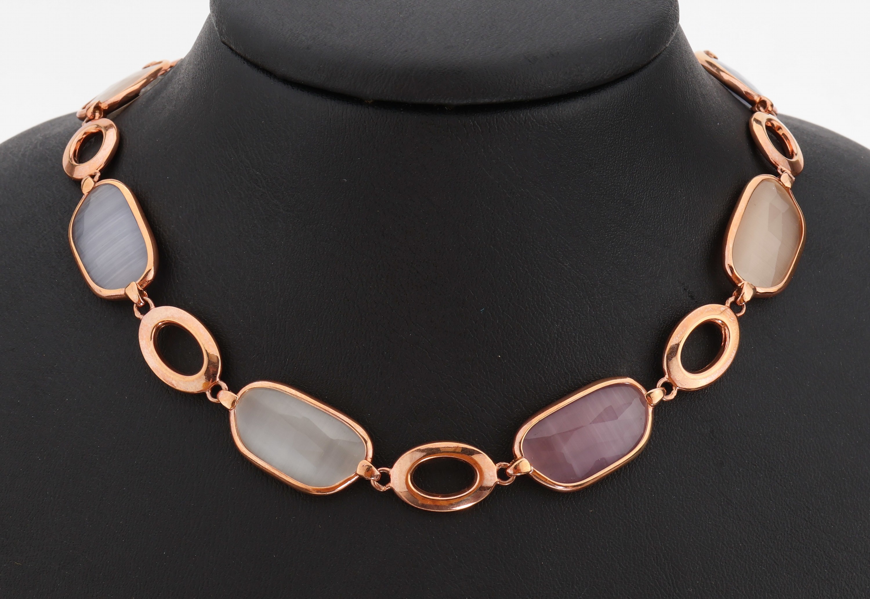 14 kt Gold Quarz-Collier, GG 585/000, 8 facett. Quarze, gefärbt in versch. Farben, L. variabel ca. 40-46 cm, Karabinerschliesse, ca. 33.0 g